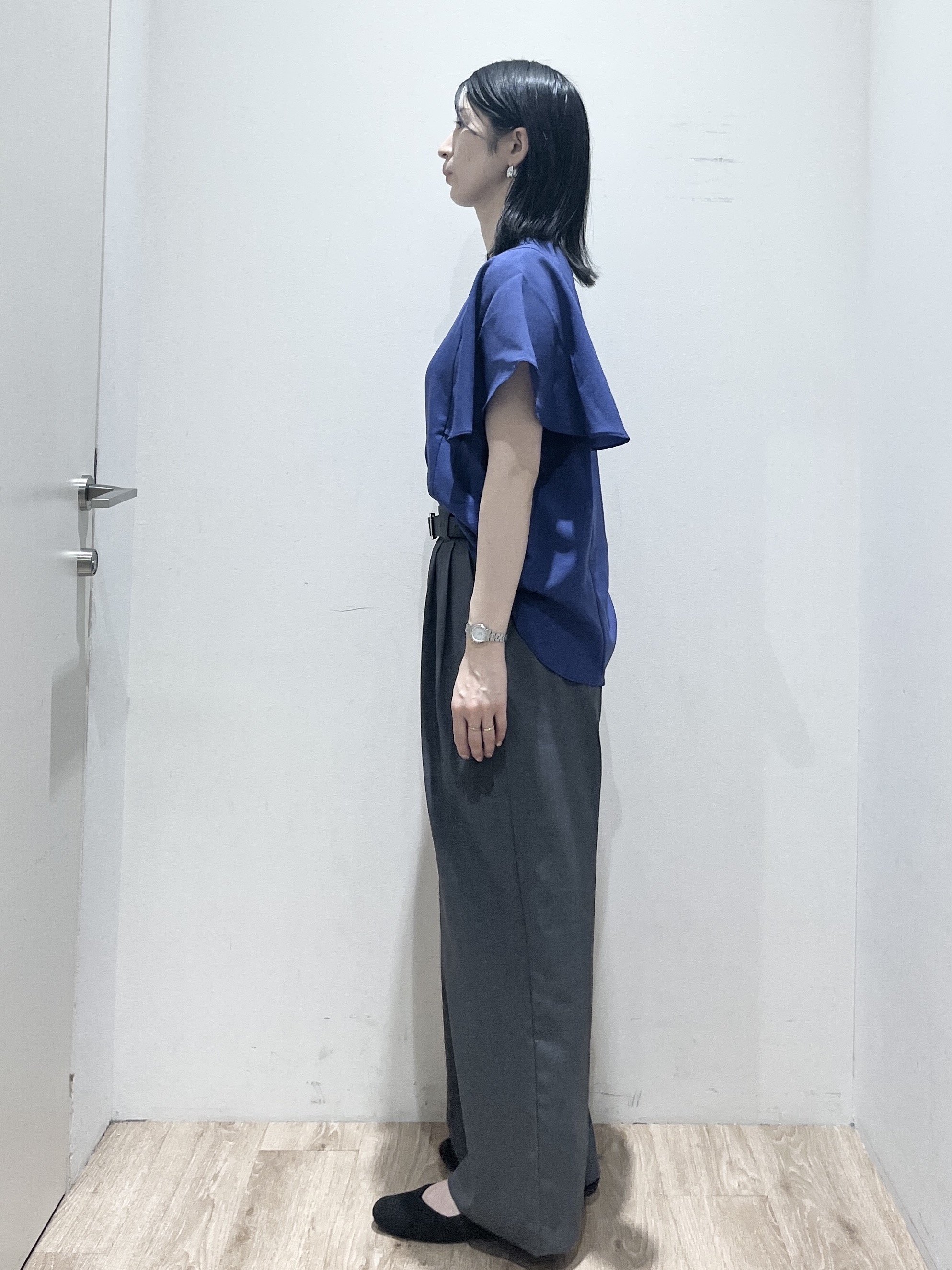 momokoさんの「OPAQUE.CLIP｜【接触冷感／吸水速乾】フレアスリーブブラウス《イージーアイロン／洗濯機OK》」を使ったコーディネート
