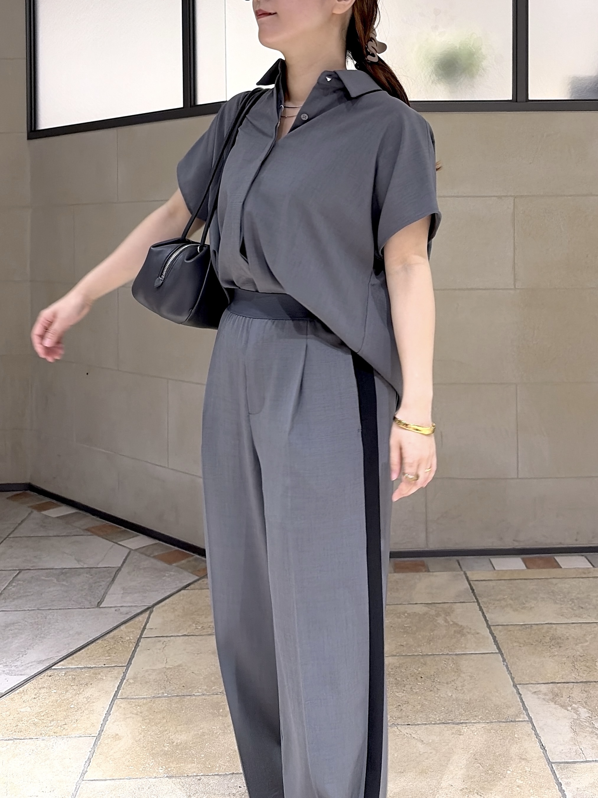 よねさんの「INDIVI｜Comfy SET UP｜フレアスリーブブラウス【セットアップ対応／通勤／カセット服／接触冷感／UV」を使ったコーディネート