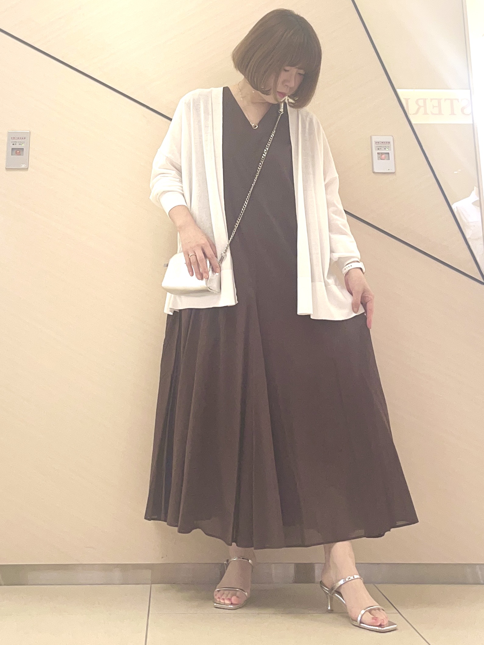 yahataさんの「DRESSTERIOR｜【きれいめ/ウォッシャブル】コットンローンフレンチスリーブワンピ」を使ったコーディネート