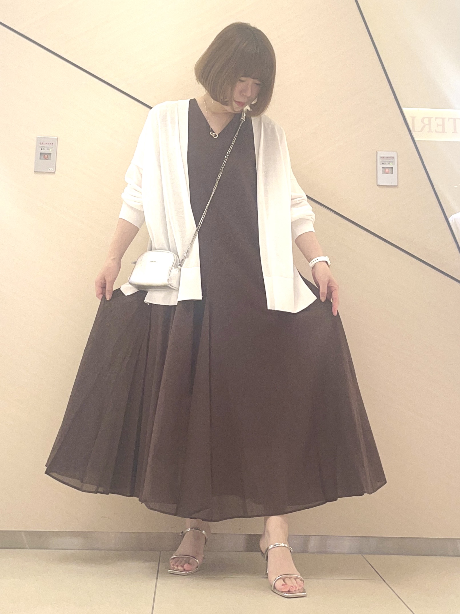 yahataさんの「DRESSTERIOR｜【きれいめ/ウォッシャブル】コットンローンフレンチスリーブワンピ」を使ったコーディネート