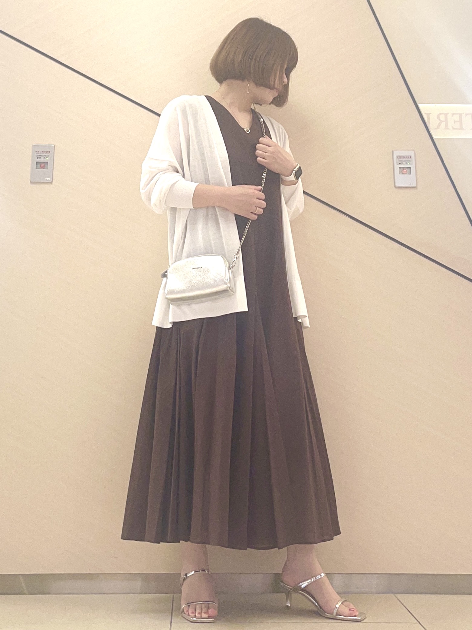 yahataさんの「DRESSTERIOR｜【きれいめ/ウォッシャブル】コットンローンフレンチスリーブワンピ」を使ったコーディネート