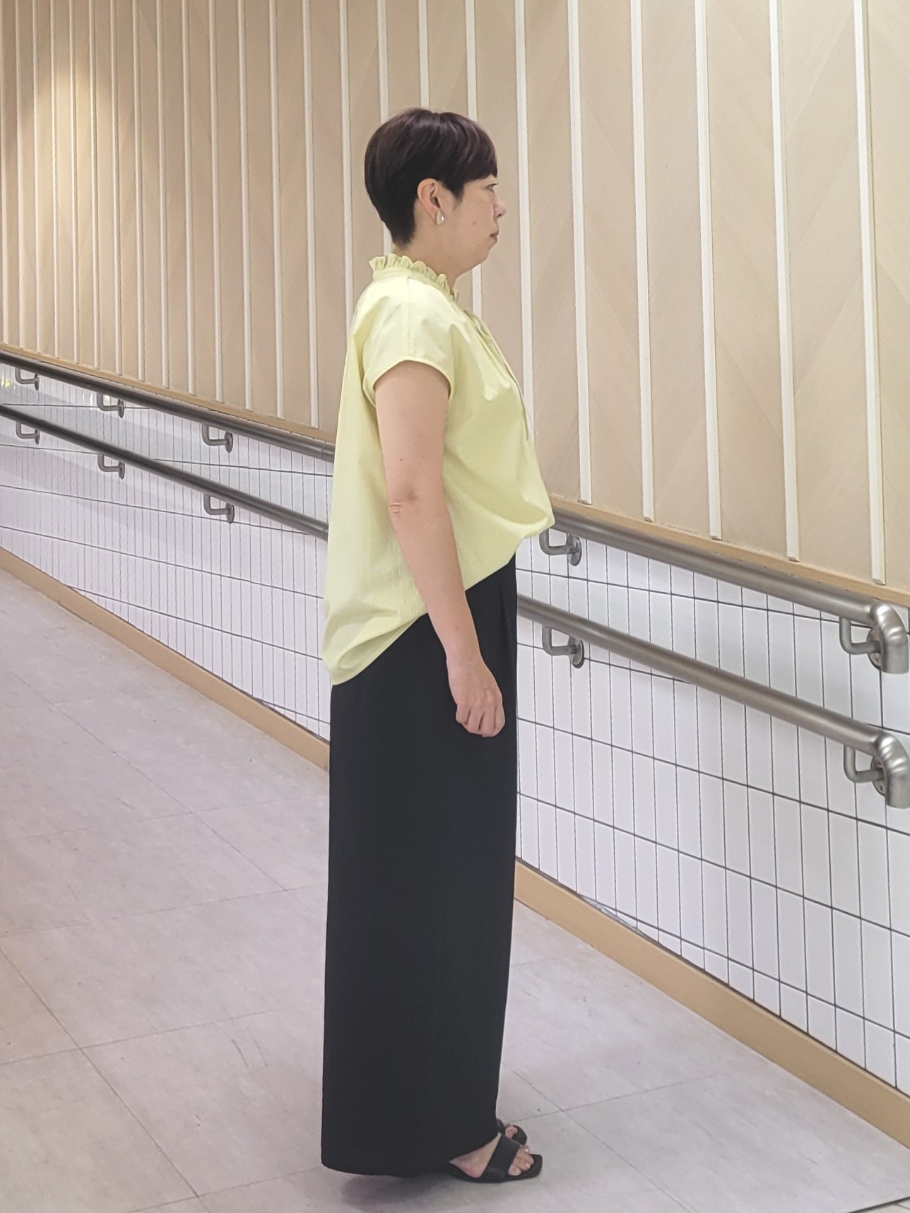 tomoさんの「COUP DE CHANCE｜【手洗い可／セットアップ可】リラクシーワイドパンツ」を使ったコーディネート
