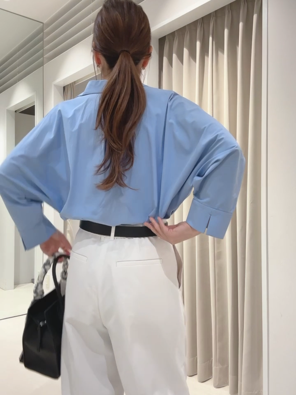 tomoさんの「UNTITLED｜【接触冷感/吸水速乾/UVカット】ドルマンスリーブシャツ」を使ったコーディネート