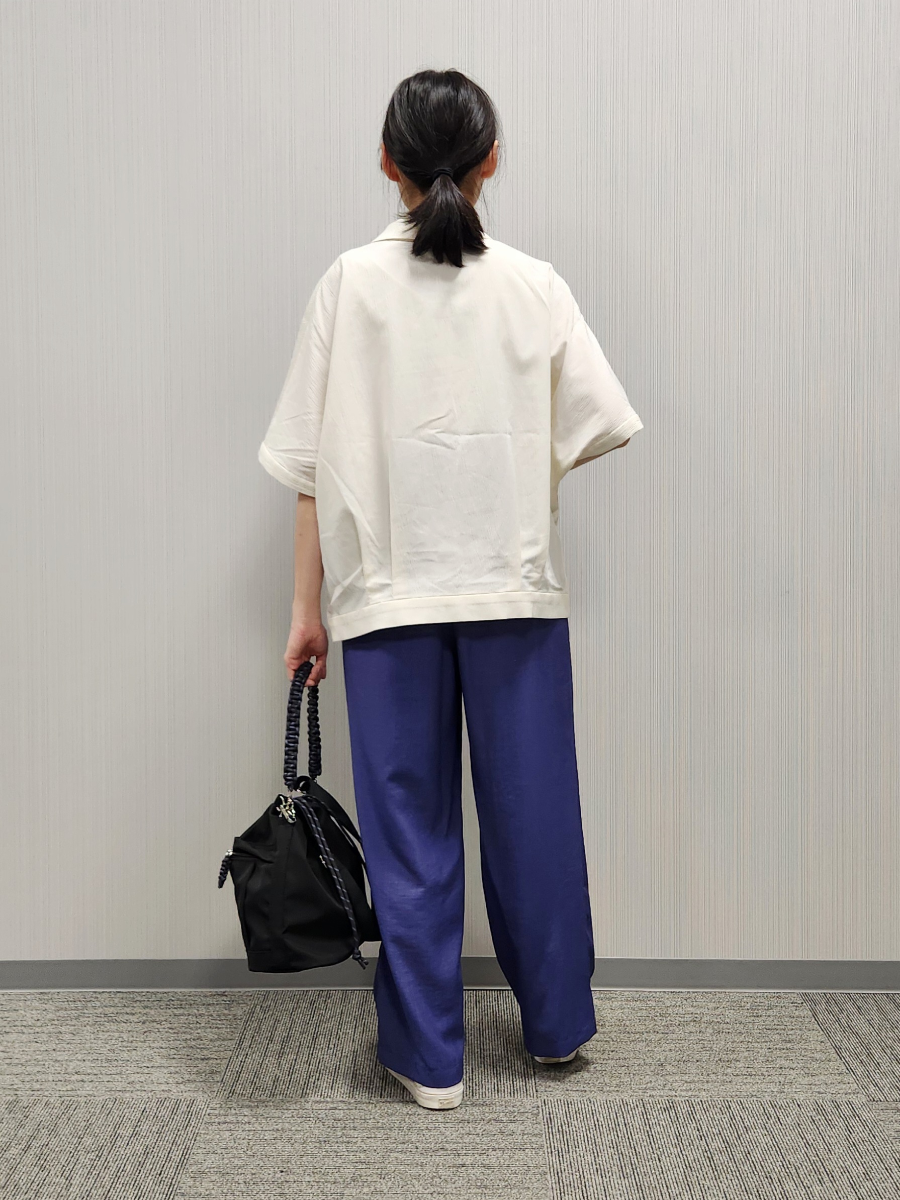 naraさんの「Dessin｜タックヘム クロップドシュリンクシャツ」を使ったコーディネート