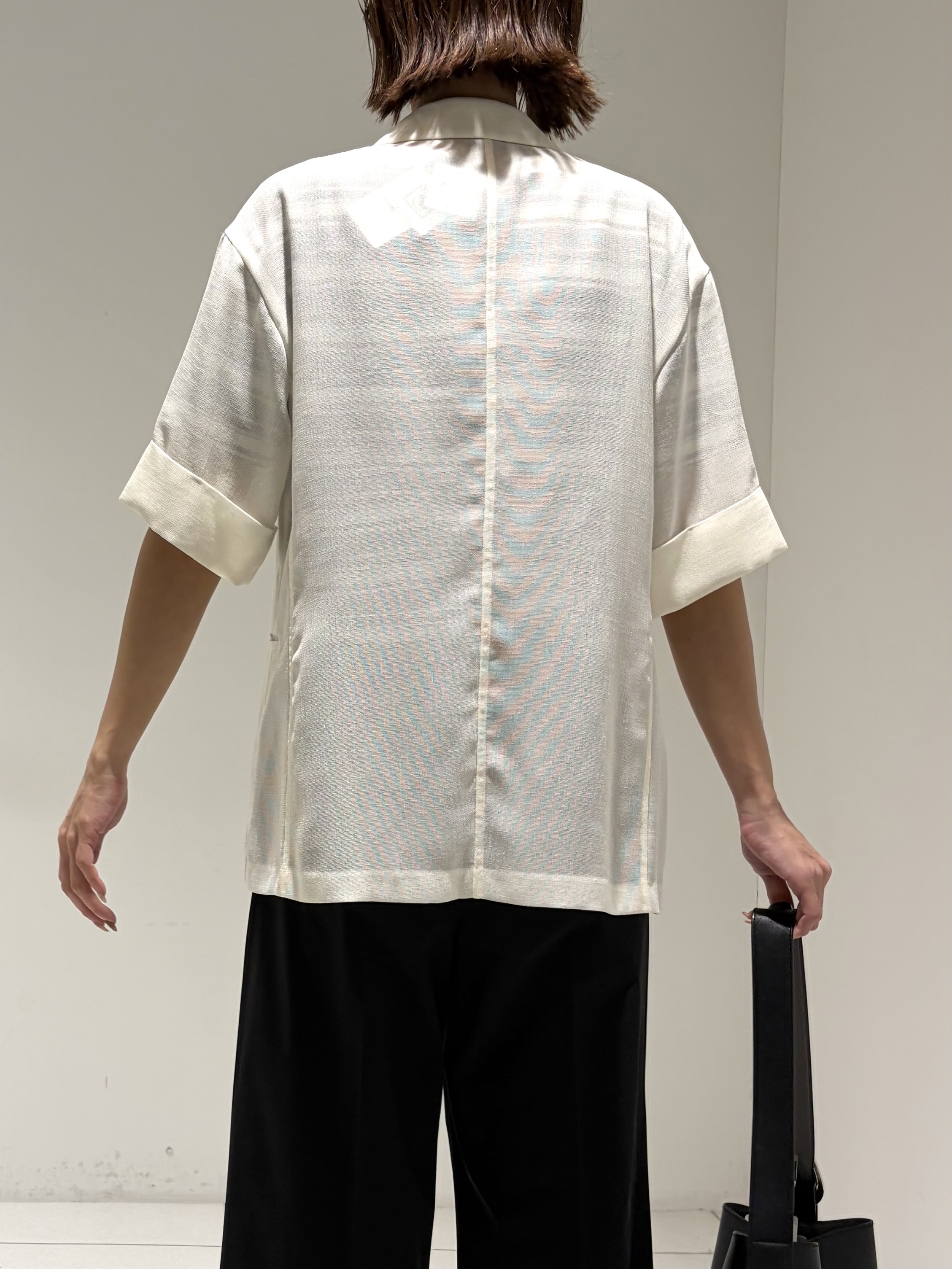 shioriさんの「INDIVI｜【洗える／メッシュ素材／SETUP可能】半袖シアージャケット」を使ったコーディネート
