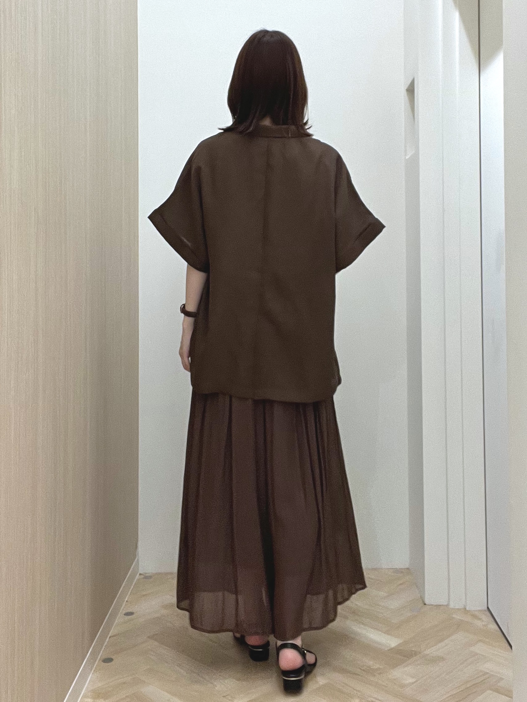  おまつさんの「grove｜【洗濯機OK・ひんやり/SETUP可】シワになりにくいハーフスリーブジャケット」を使ったコーディネート