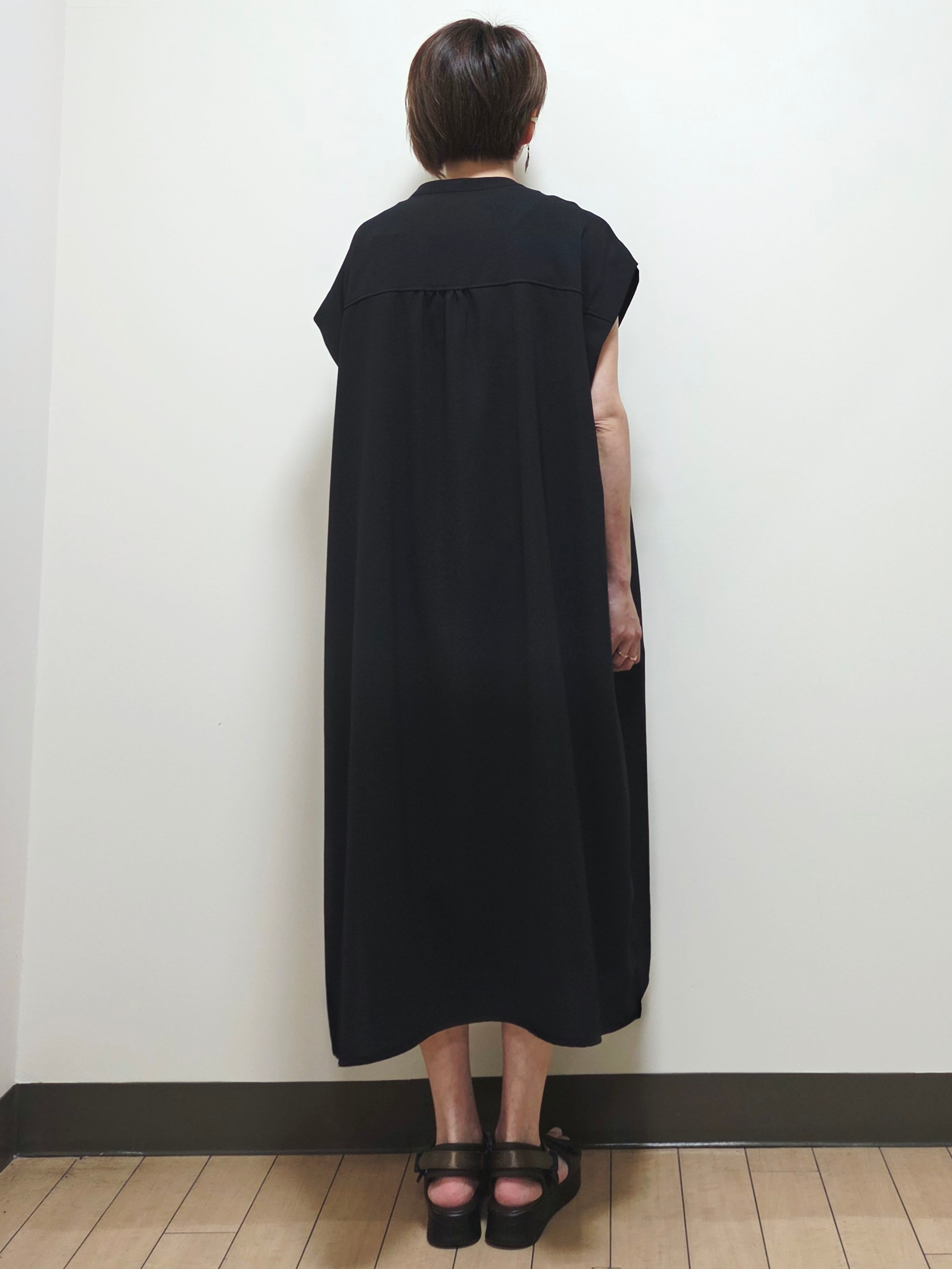 yuuさんの「Reflect｜すっきり見えバンドカラーシャツワンピース」を使ったコーディネート