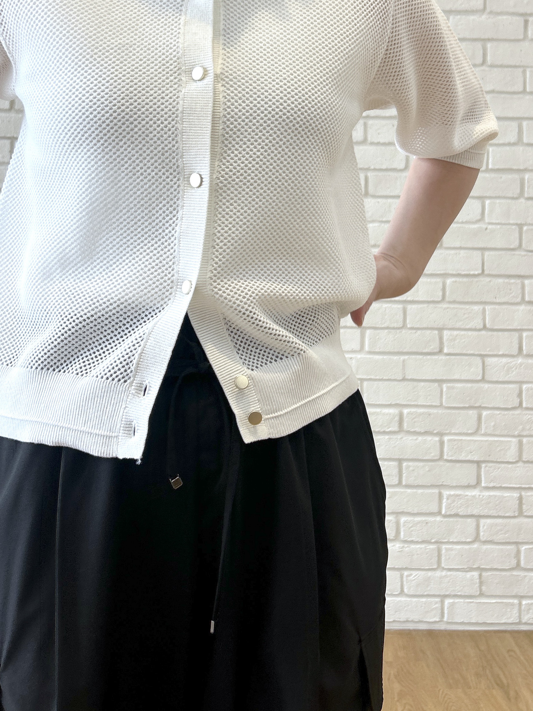 Hirokaさんの「grove｜【貴島明日香さん着用・洗える】透けない、大人のメッシュカーディガン」を使ったコーディネート