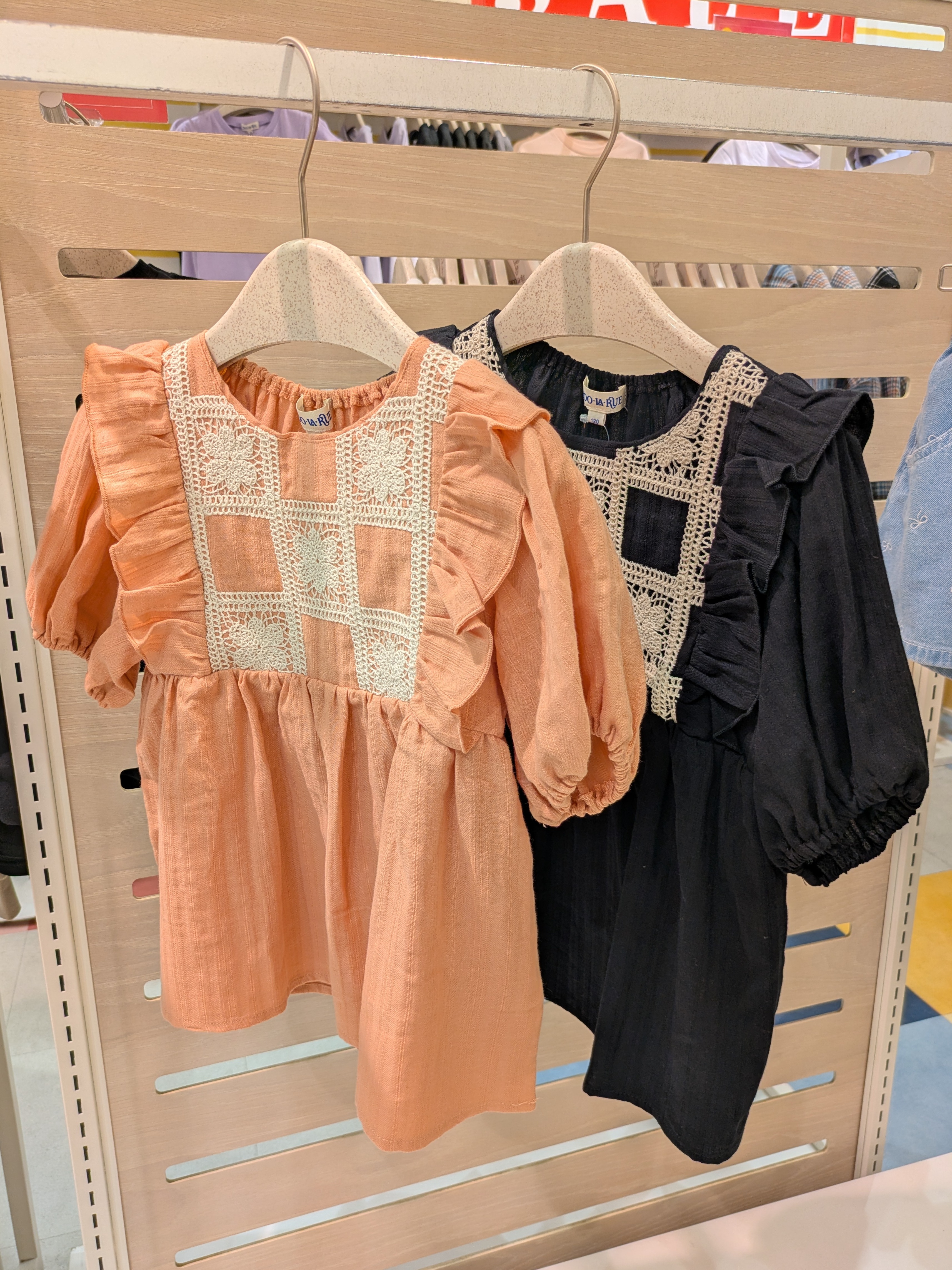 𝐂𝐡𝐢𝐢 &hearts;(ちー)さんの「SHOO･LA･RUE｜【100-150cm】クロシェチュニックブラウス」を使ったコーディネート