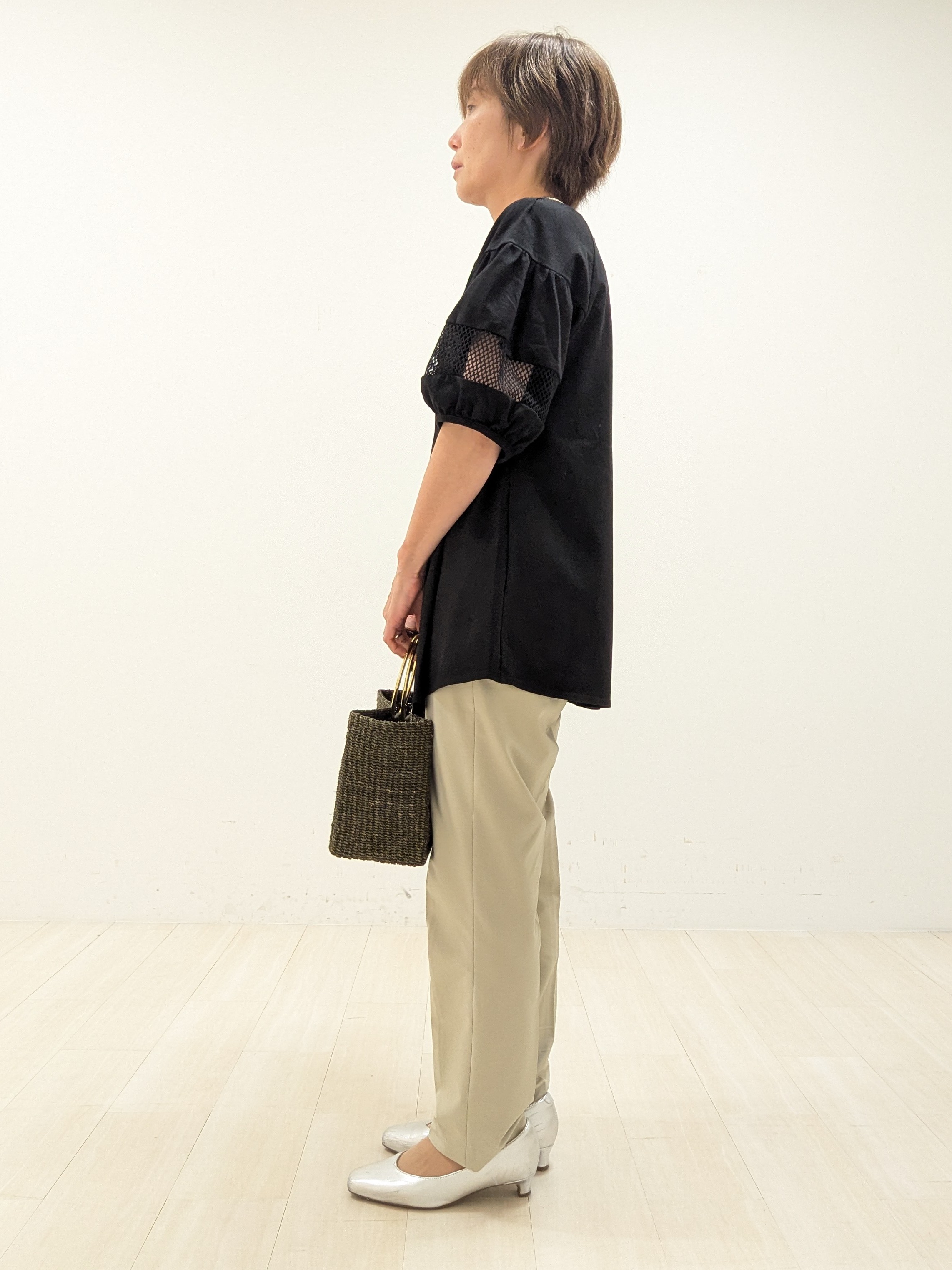 nishiさんの「Reflect｜メッシュ切り替えスリーブトップス」を使ったコーディネート