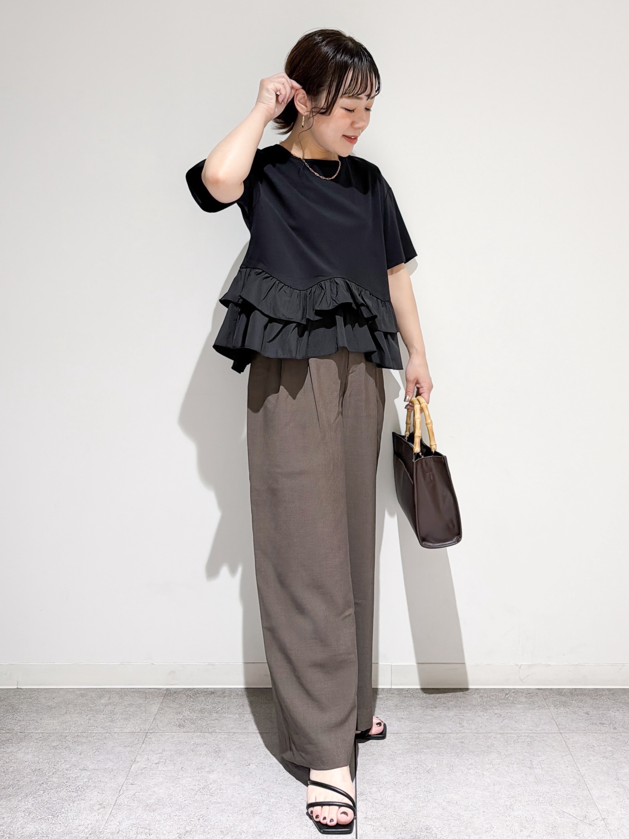 すずママさんの「OPAQUE.CLIP｜裾フリルドッキングTシャツ【洗濯機OK】」を使ったコーディネート