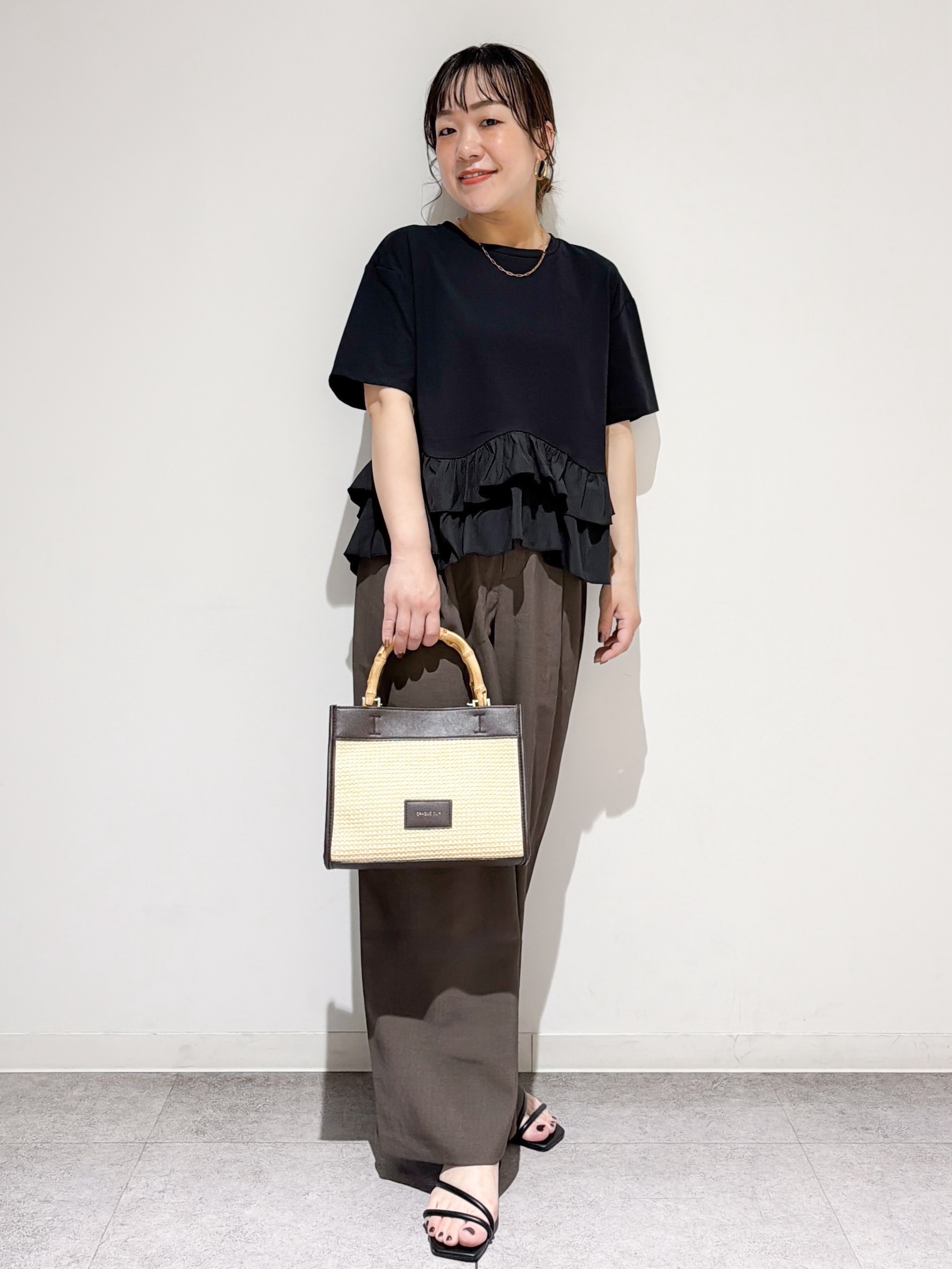 すずママさんの「OPAQUE.CLIP｜裾フリルドッキングTシャツ【洗濯機OK】」を使ったコーディネート