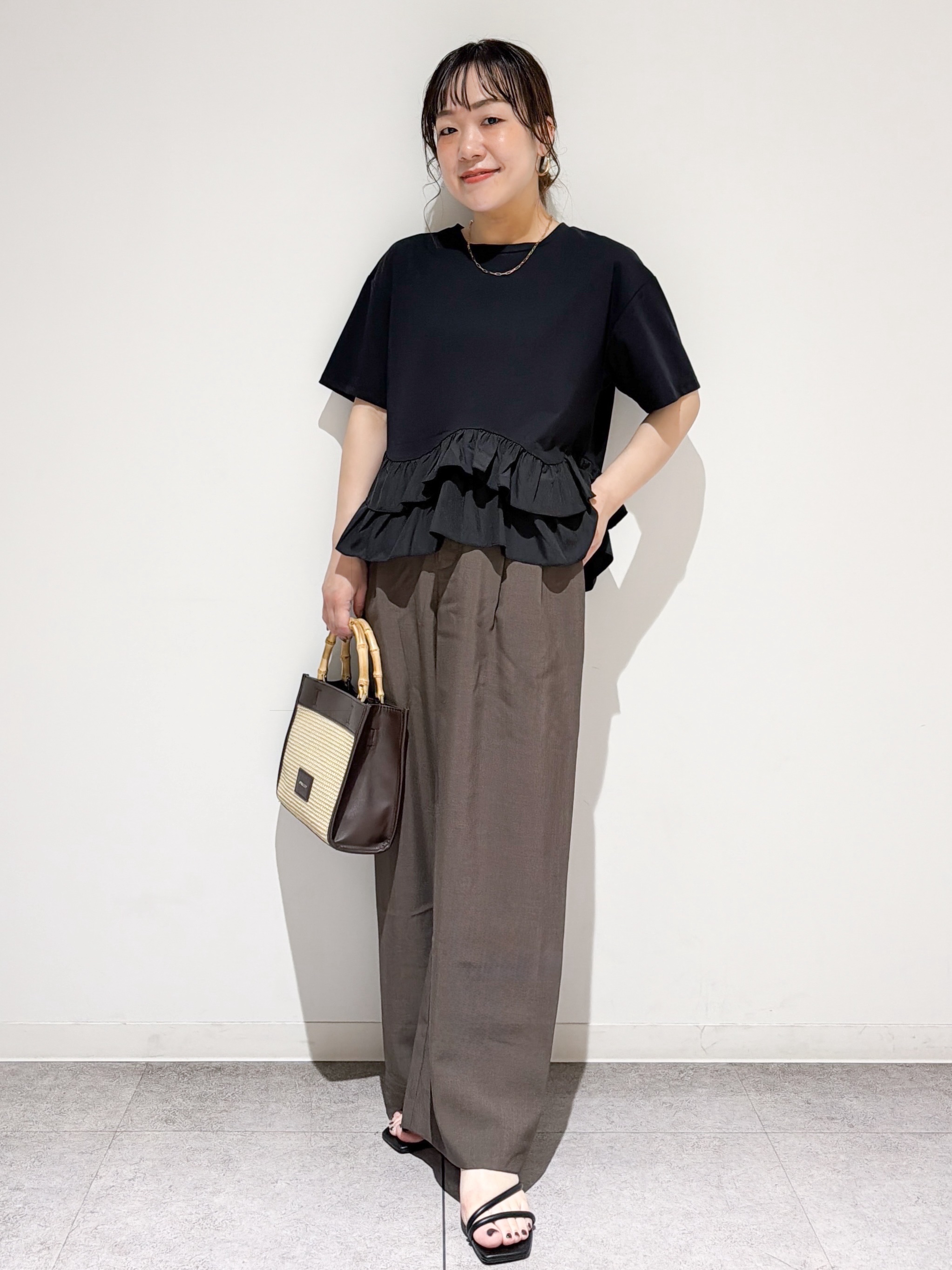 すずママさんの「OPAQUE.CLIP｜裾フリルドッキングTシャツ【洗濯機OK】」を使ったコーディネート