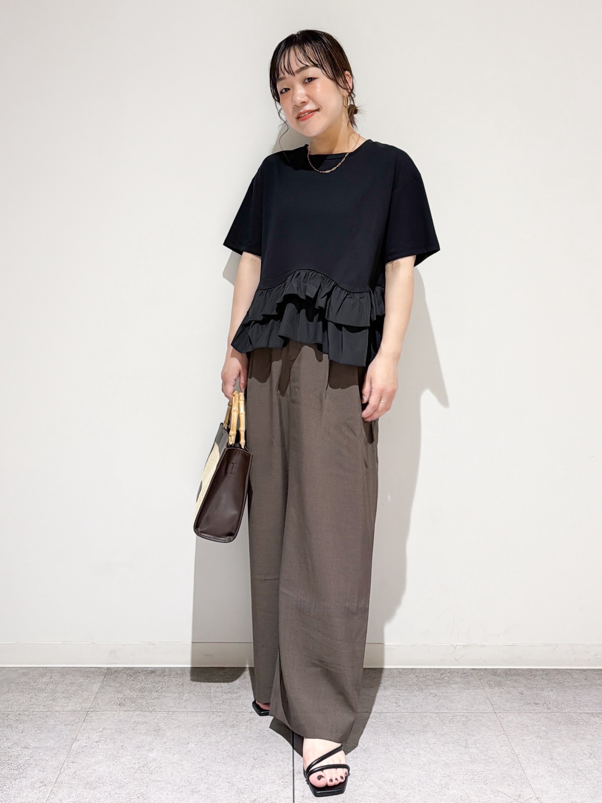 すずママさんの「OPAQUE.CLIP｜裾フリルドッキングTシャツ【洗濯機OK】」を使ったコーディネート