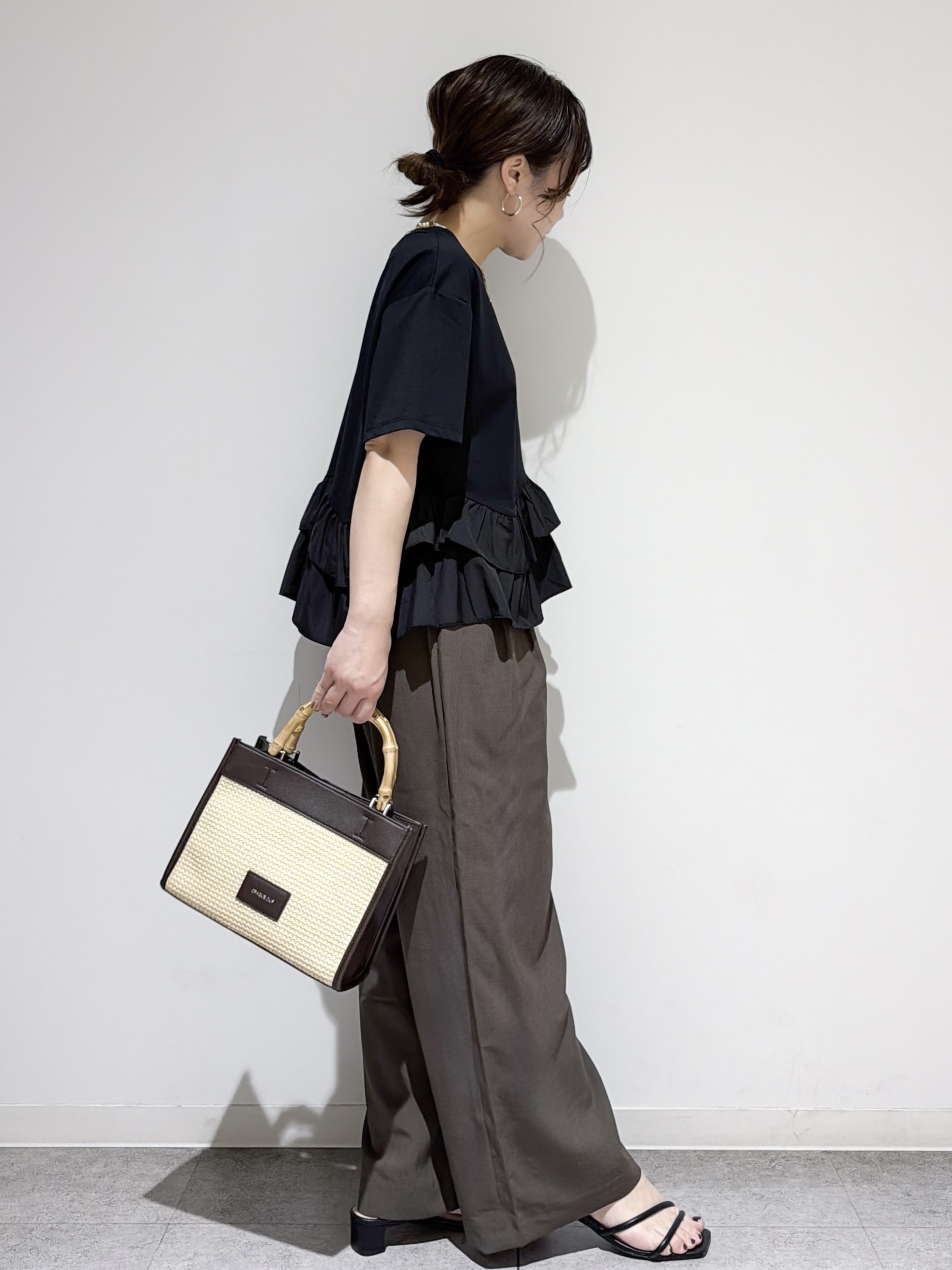 すずママさんの「OPAQUE.CLIP｜裾フリルドッキングTシャツ【洗濯機OK】」を使ったコーディネート
