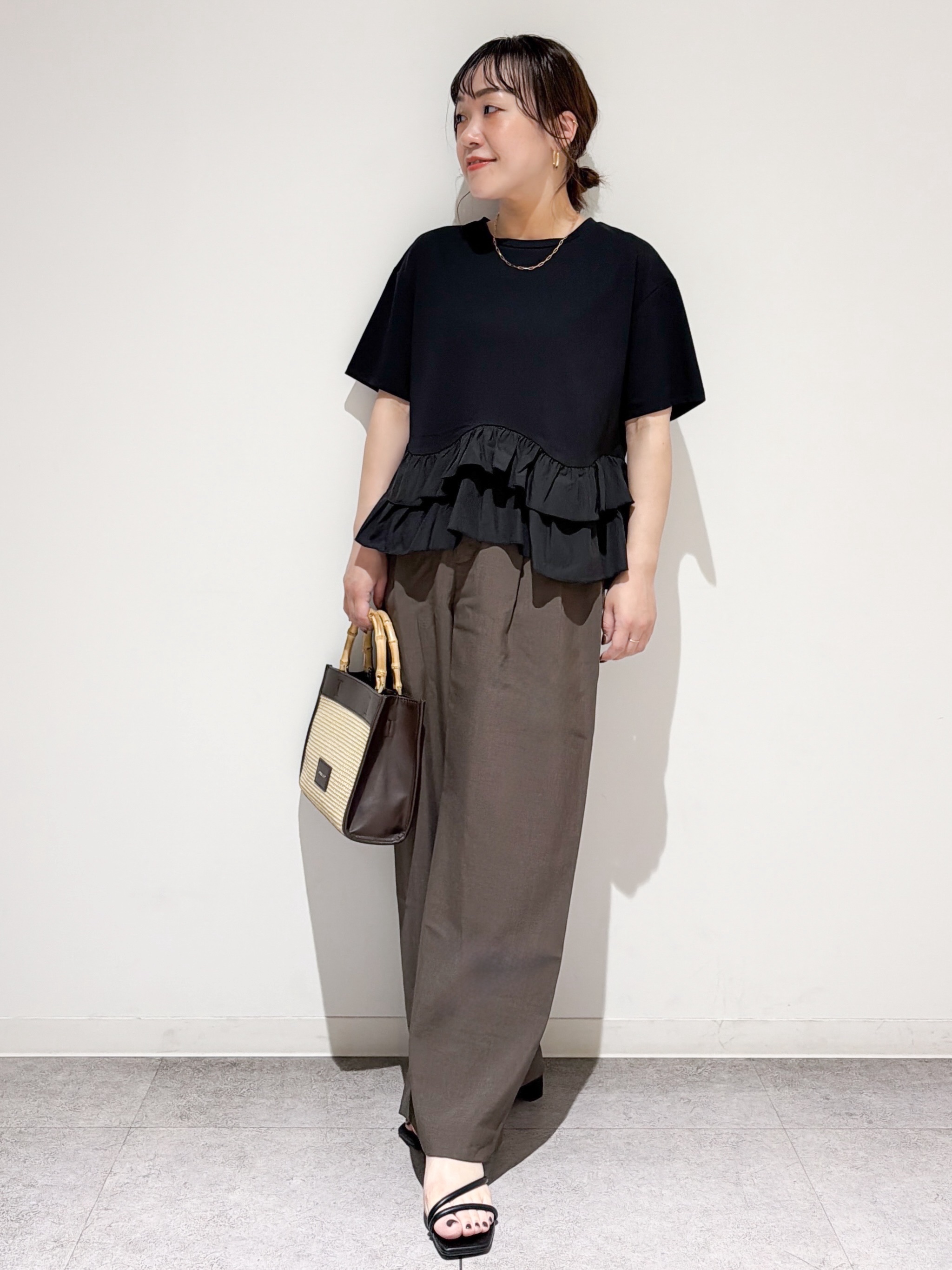 すずママさんの「OPAQUE.CLIP｜裾フリルドッキングTシャツ【洗濯機OK】」を使ったコーディネート