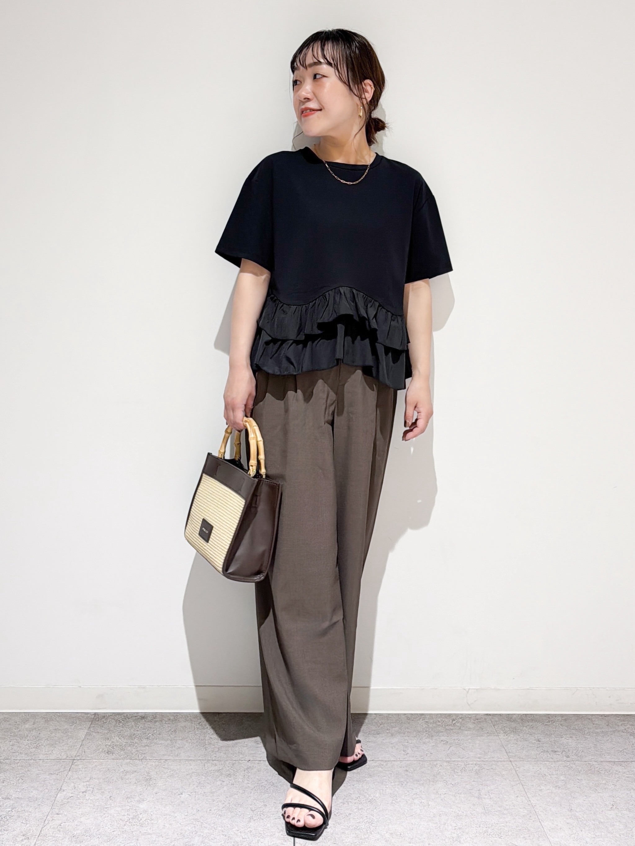 すずママさんの「OPAQUE.CLIP｜裾フリルドッキングTシャツ【洗濯機OK】」を使ったコーディネート