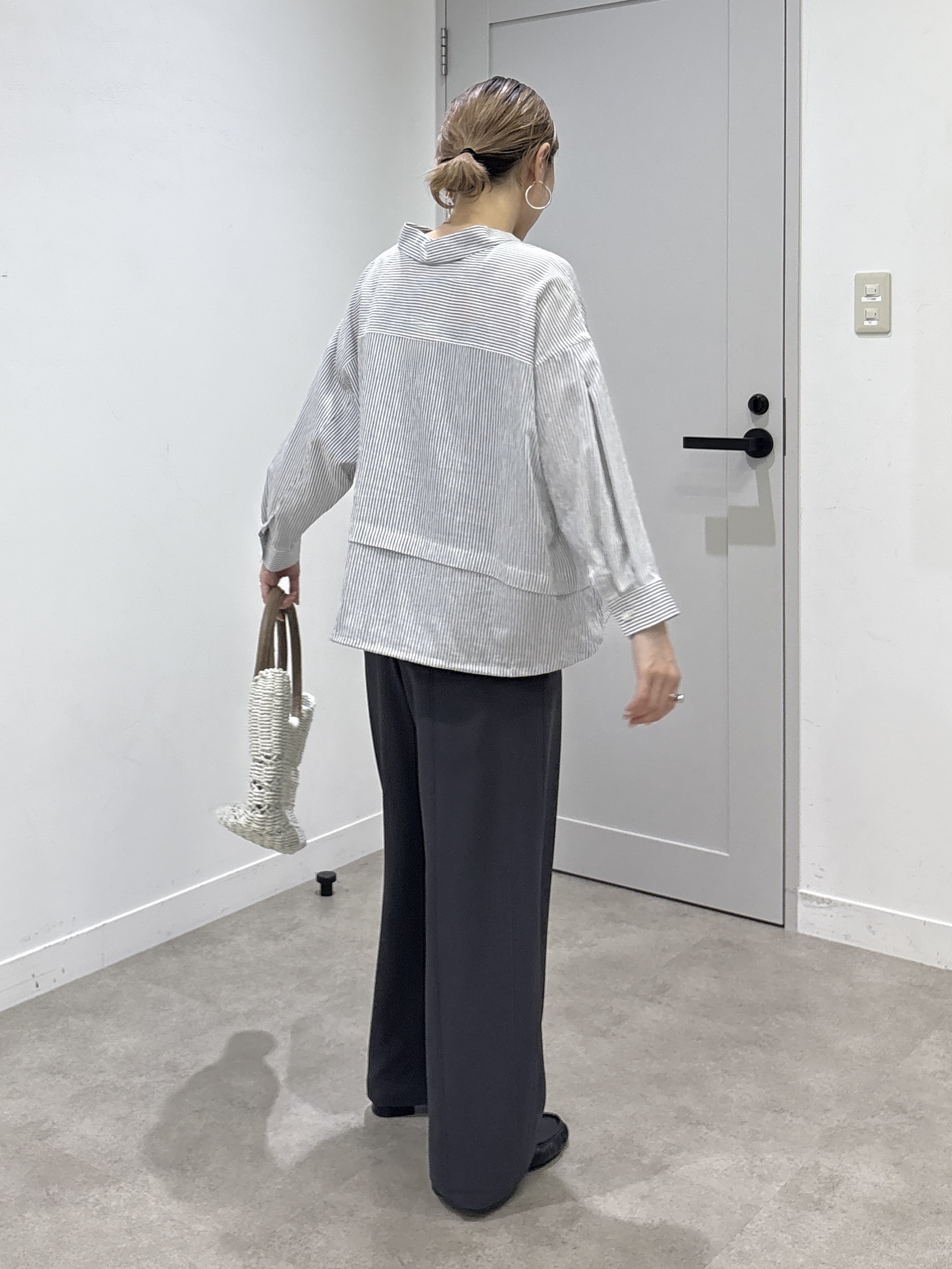 kotakiさんの「INDIVI｜【接触冷感／洗える／2WAY】ドロスト付 シアーシャンブレーシャツ」を使ったコーディネート