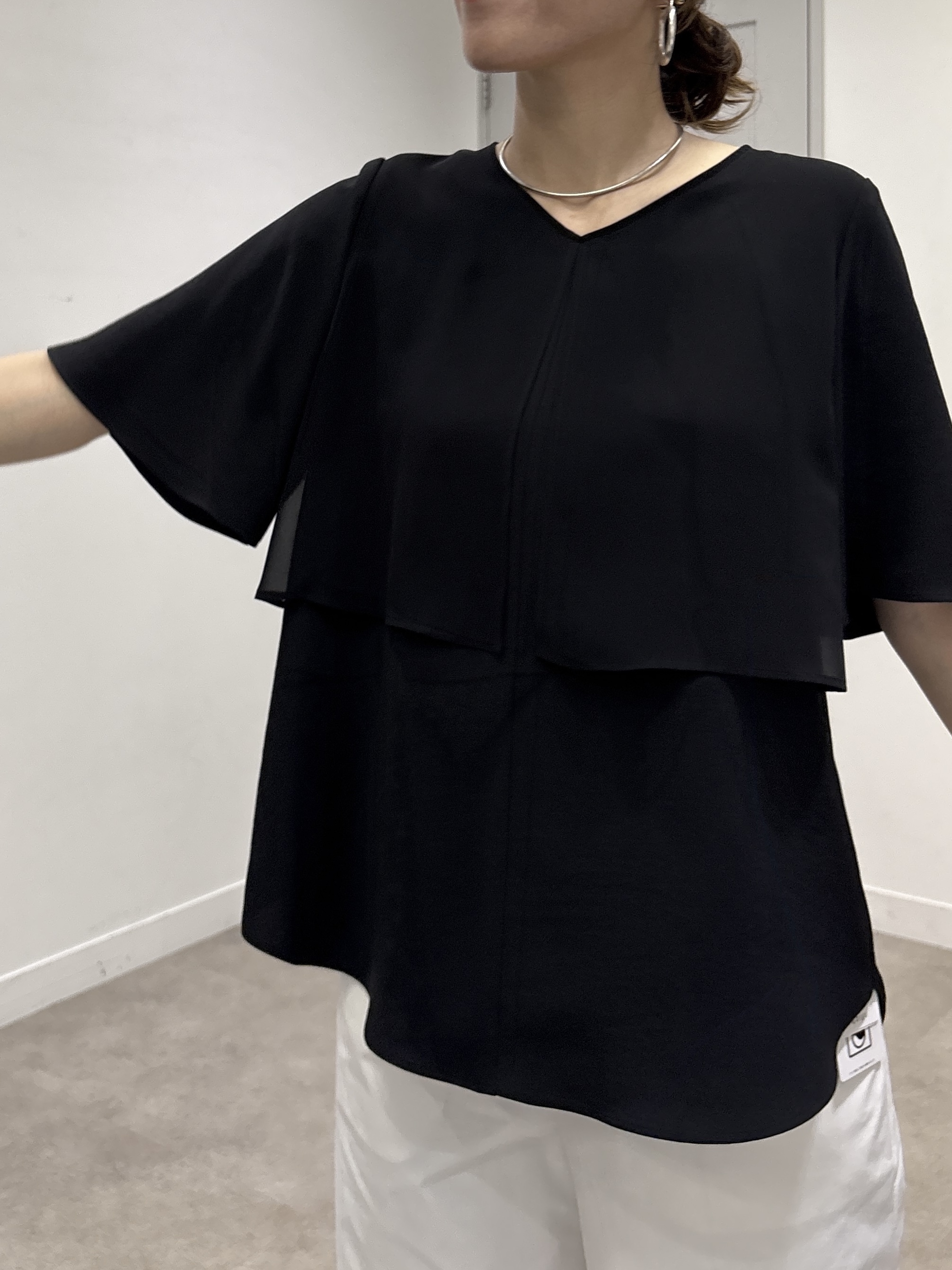 kotakiさんの「INDIVI｜【撥水／UVケア／SETUP可能】軽量ベルト付ワイドストレートパンツ」を使ったコーディネート