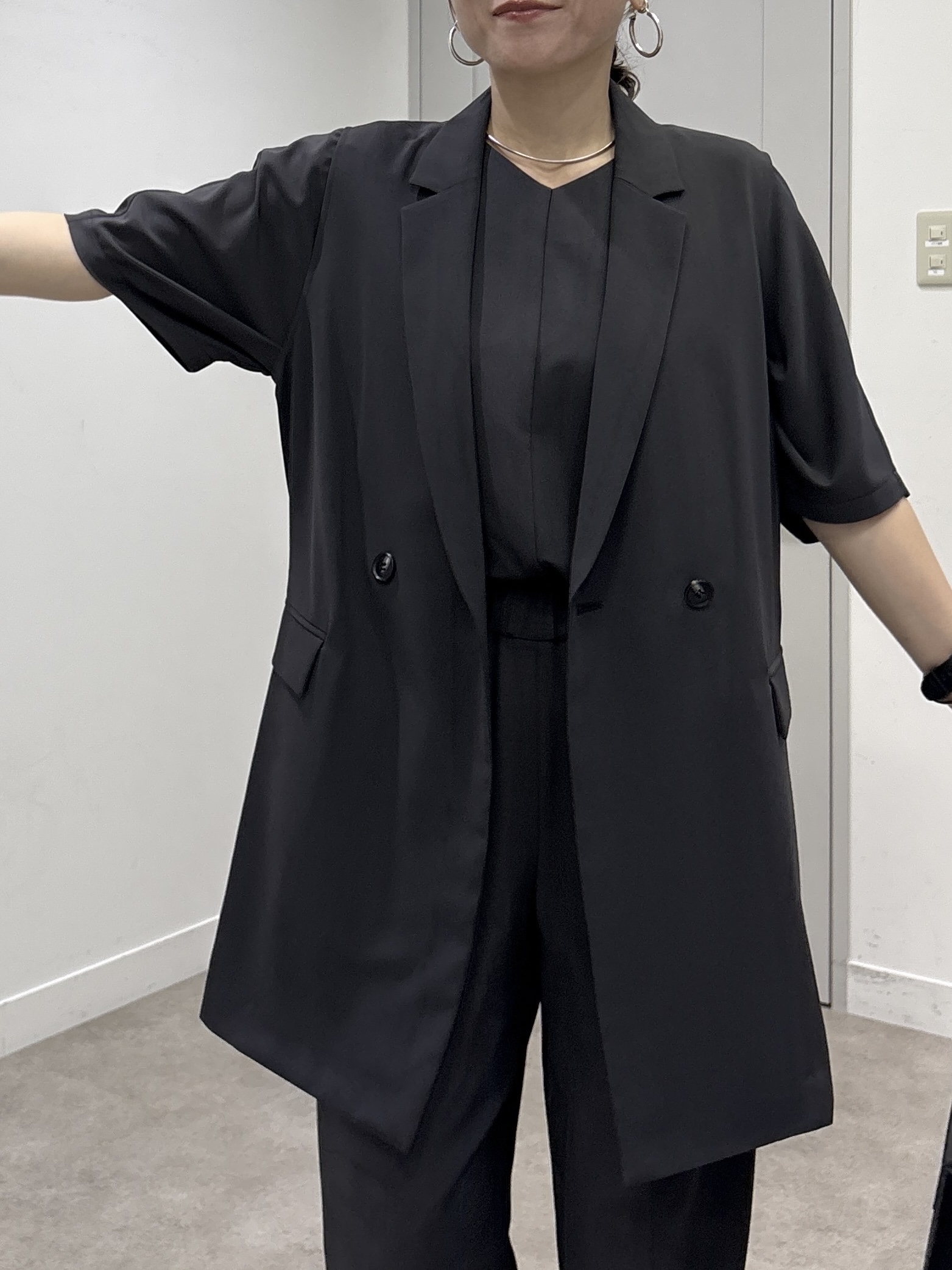 kotakiさんの「INDIVI｜【接触冷感／透湿／着る日傘】颯爽ジレジャケット」を使ったコーディネート