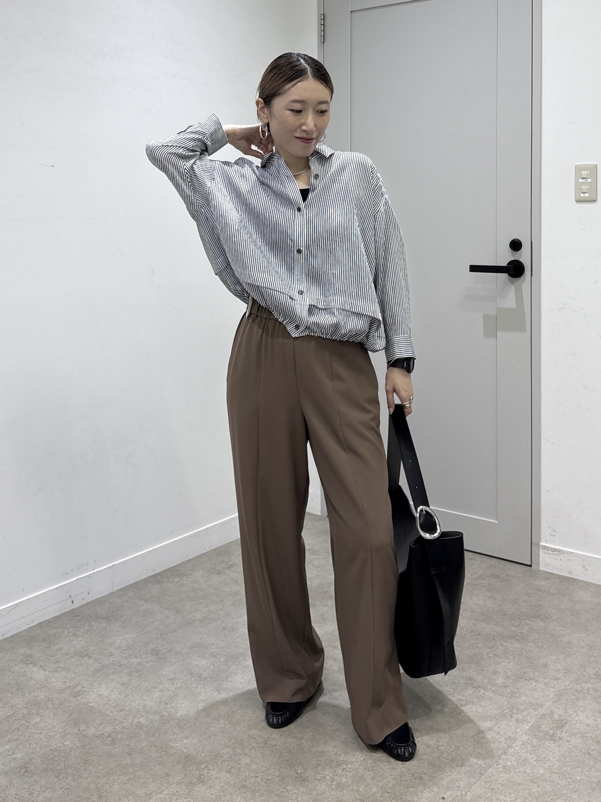 kotakiさんの「INDIVI｜【接触冷感／洗える／2WAY】ドロスト付 シアーシャンブレーシャツ」を使ったコーディネート