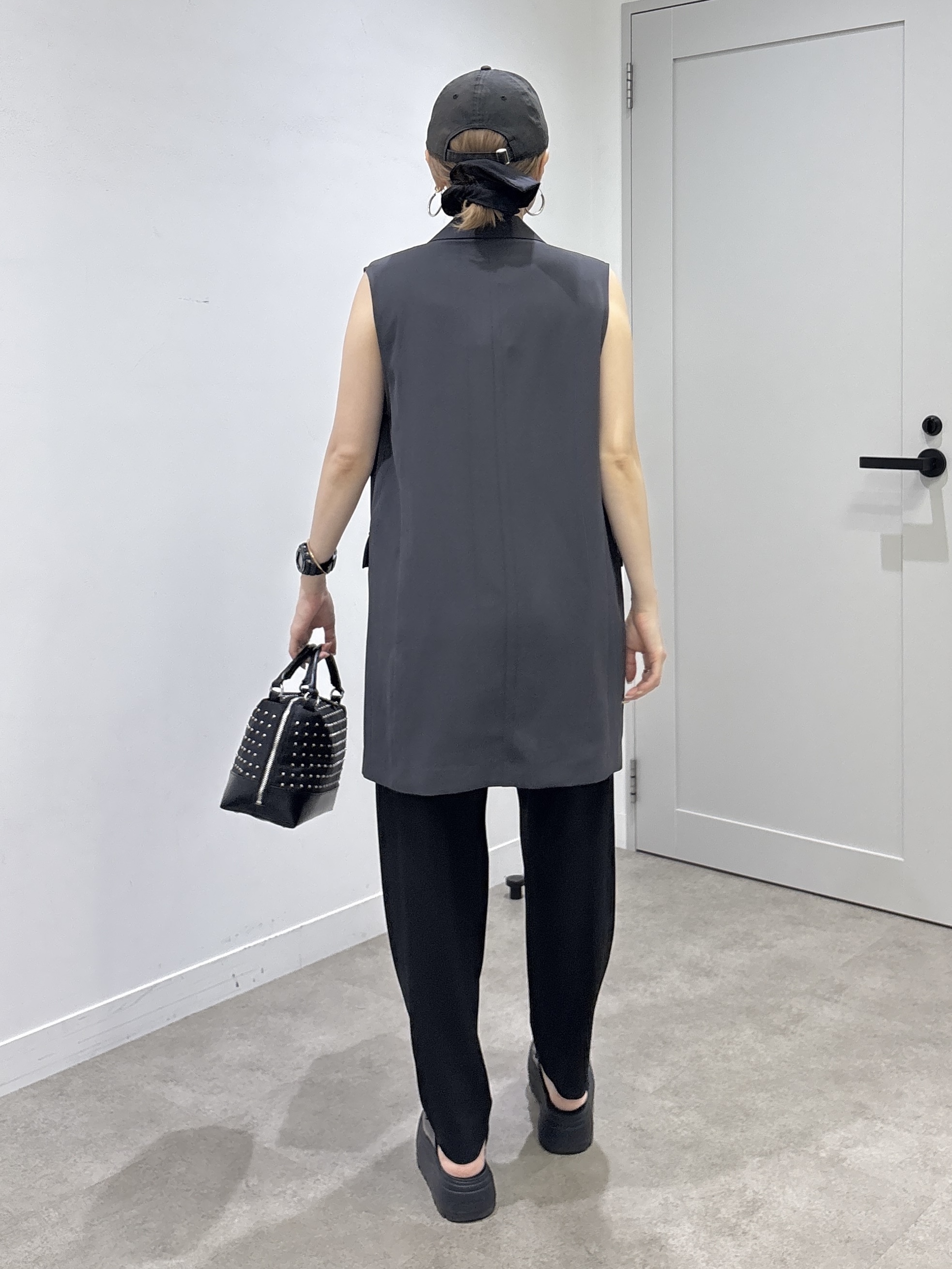 kotakiさんの「INDIVI｜【接触冷感／透湿／着る日傘】颯爽ジレジャケット」を使ったコーディネート