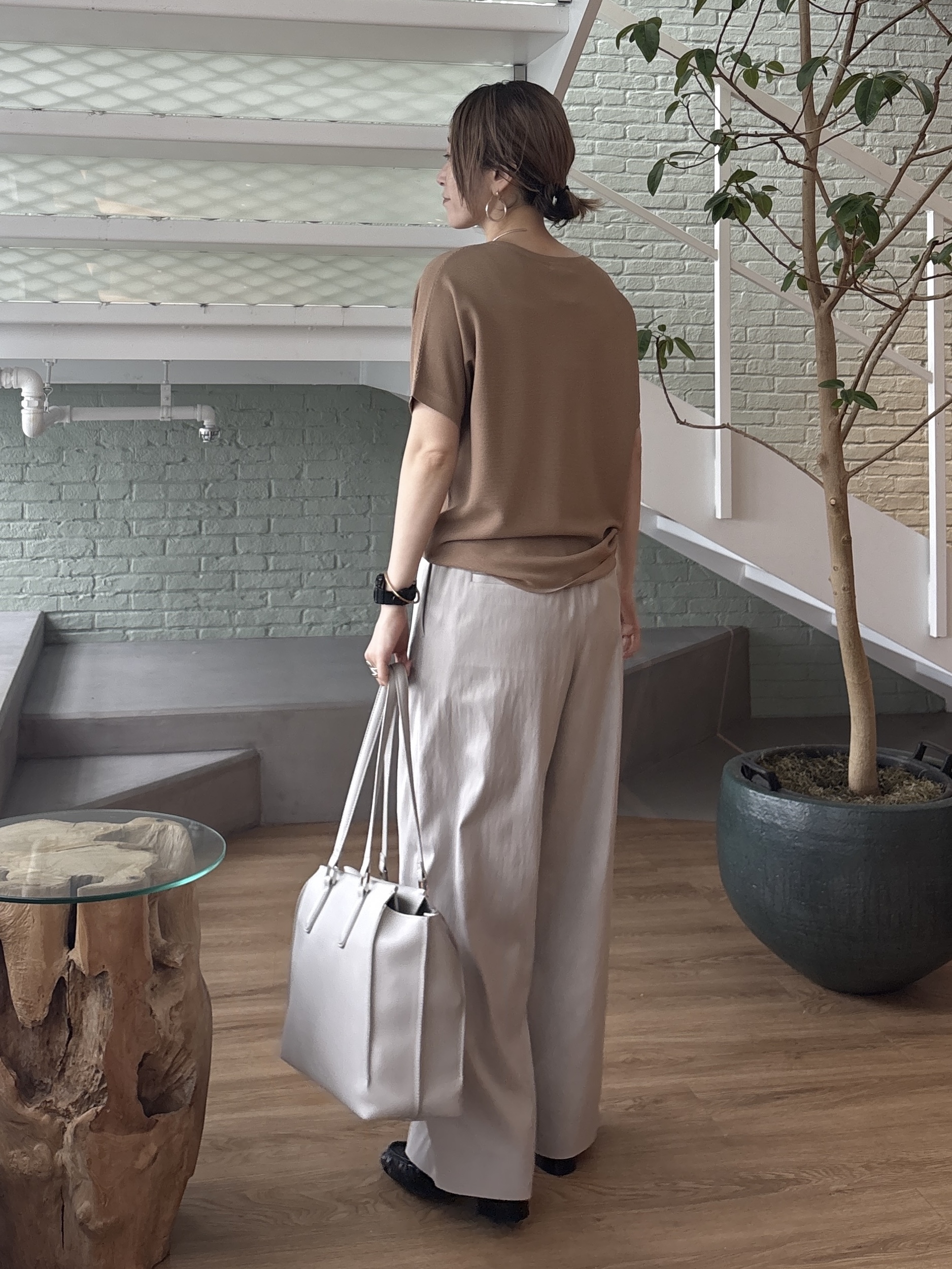 kotakiさんの「INDIVI｜【洗える】ガーター編みVネックニットT」を使ったコーディネート