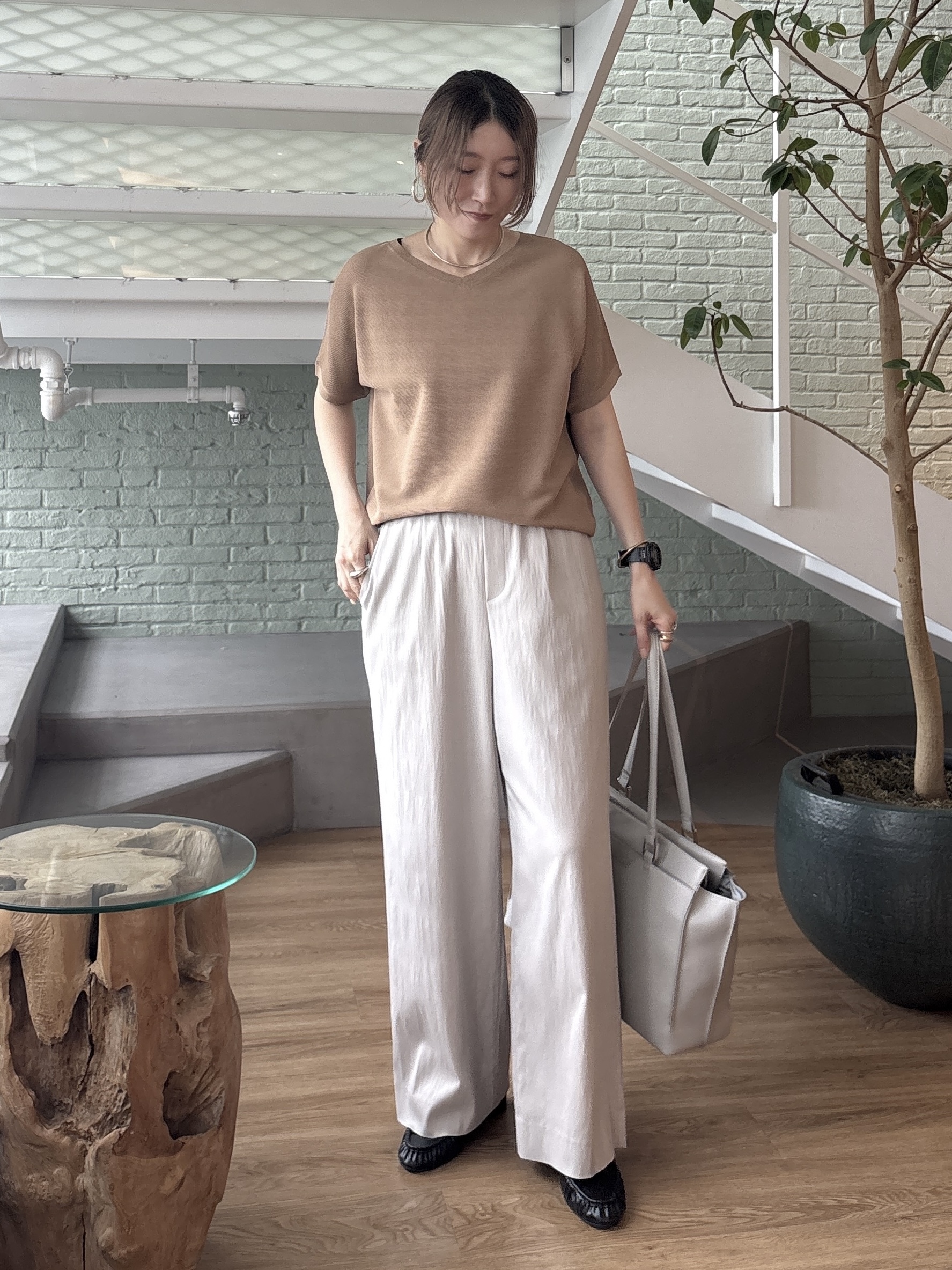 kotakiさんの「INDIVI｜【洗える】ガーター編みVネックニットT」を使ったコーディネート