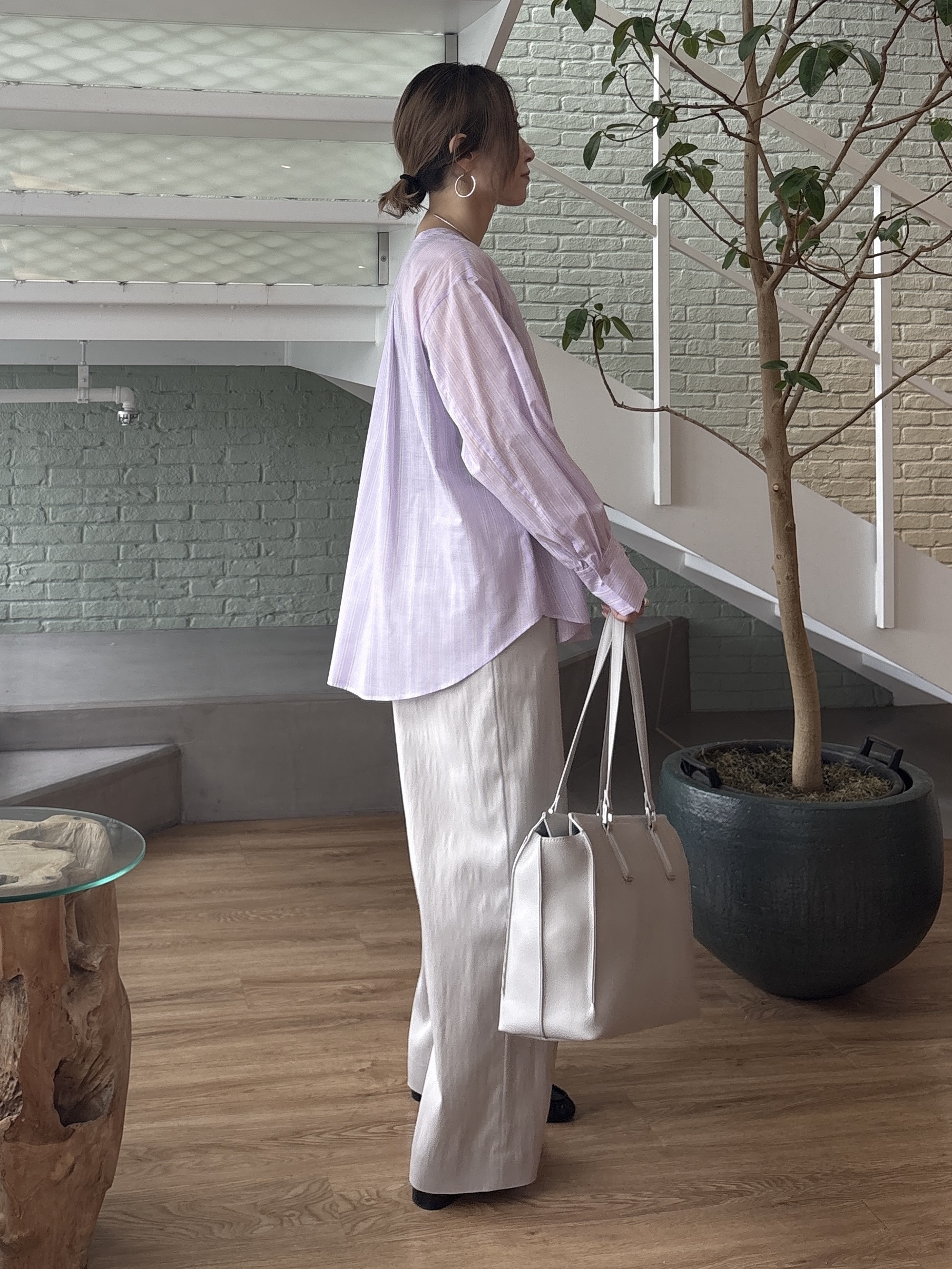 kotakiさんの「INDIVI｜【洗える／軽やか】無地＆ストライプ柄 切替タックブラウス」を使ったコーディネート