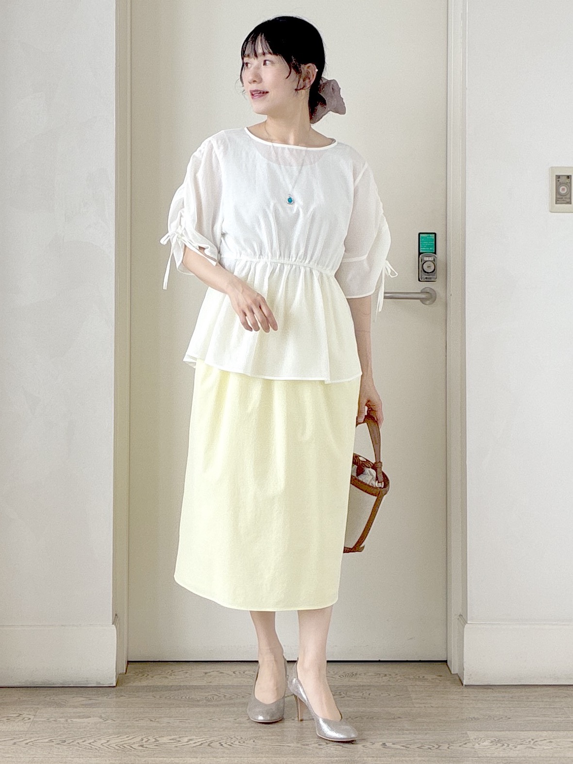  beni_gingerさんの「Reflect｜【通気性あり／涼しい／マシンウォッシャブル】ウエストギャザーブラウス」を使ったコーディネート