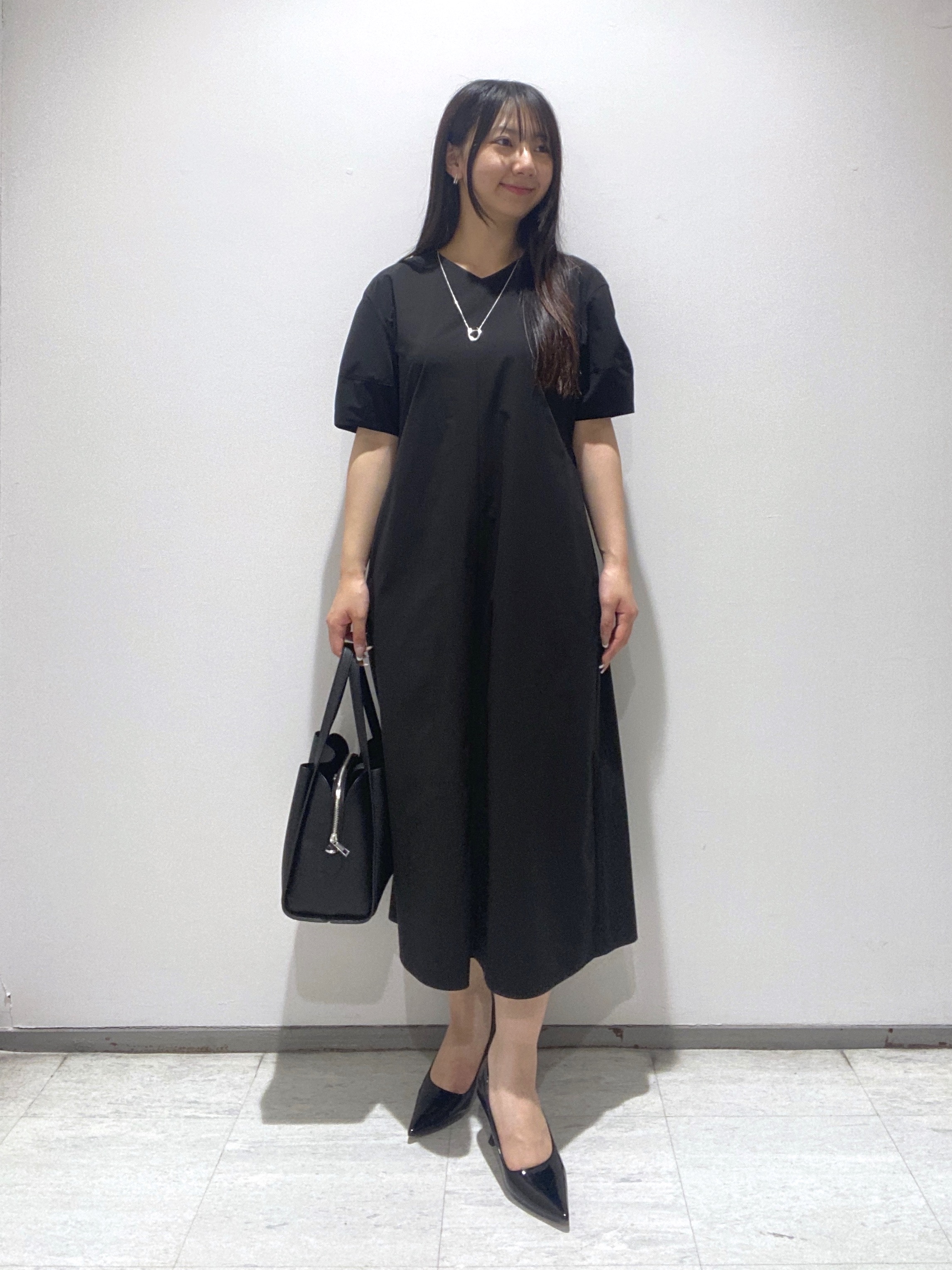meiさんの「INDIVI｜【撥水／UVケア／SETUP可能】軽量ベルト付きAラインワンピース」を使ったコーディネート