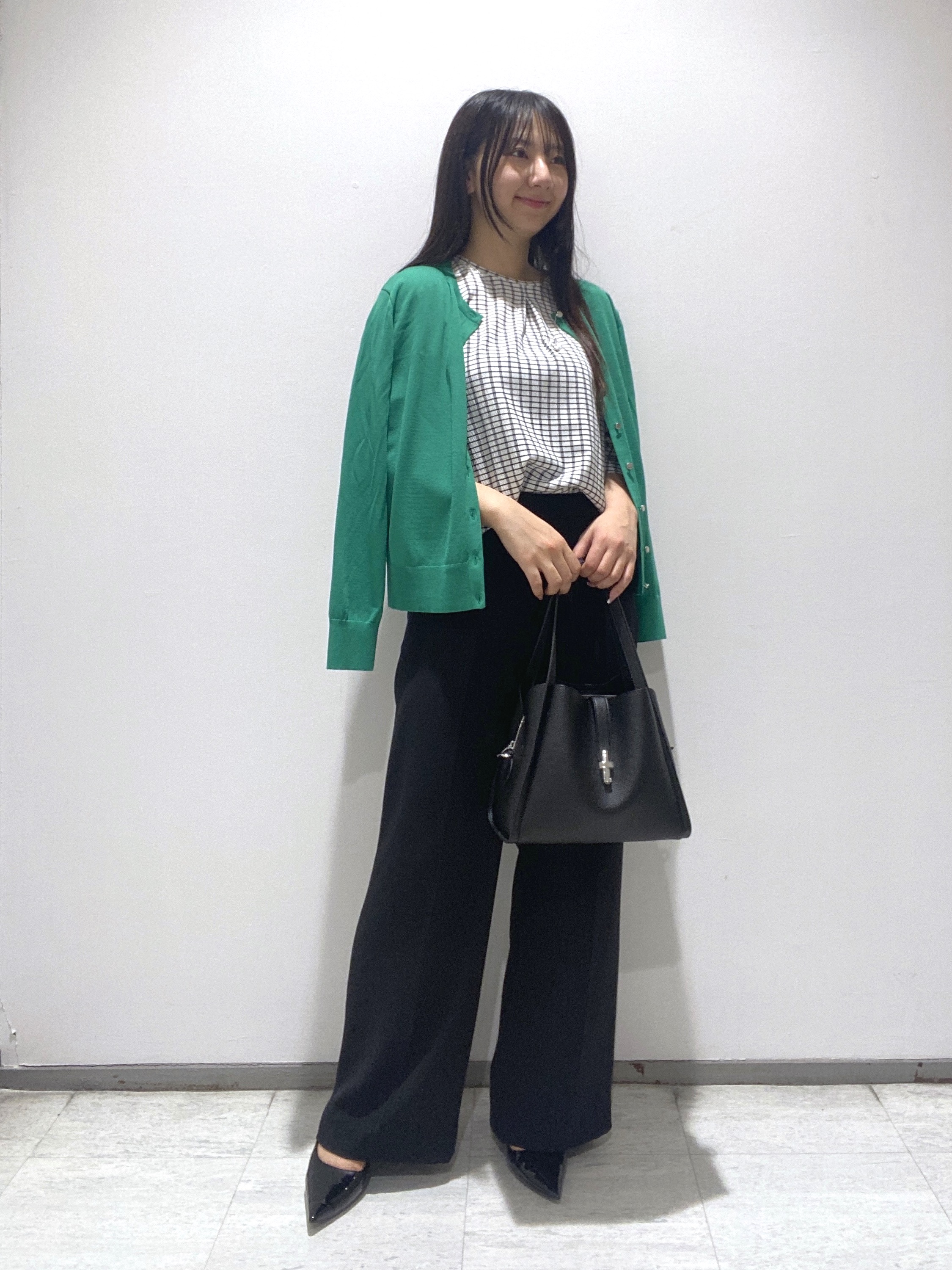 meiさんの「INDIVI｜【UVケア／吸汗速乾】チェック柄タックボリュームスリーブトップス」を使ったコーディネート