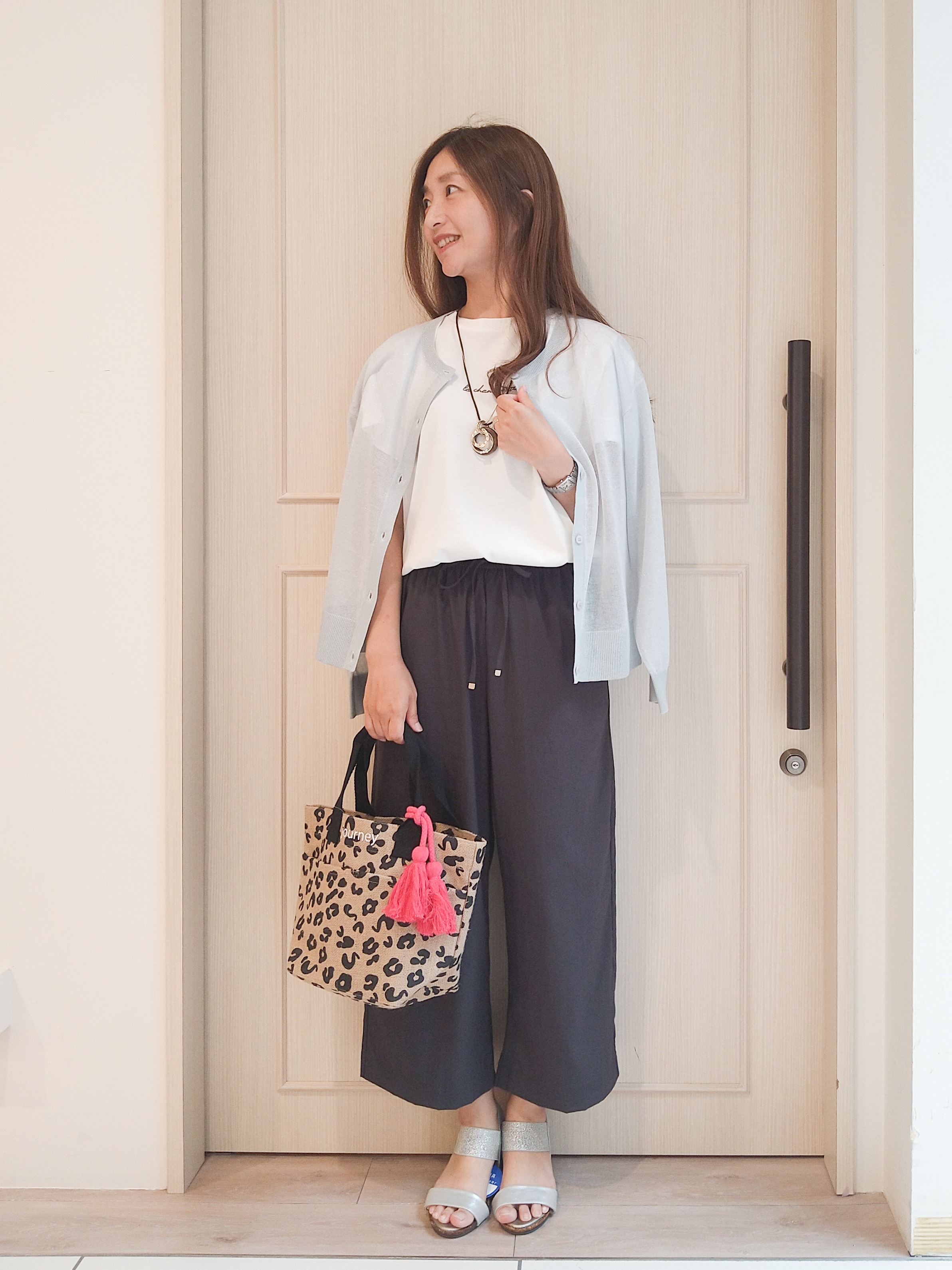 mi-saさんの「SHOO･LA･RUE｜【さらり快適/洗濯機可/S-LL】シアーラメカーディガン」を使ったコーディネート