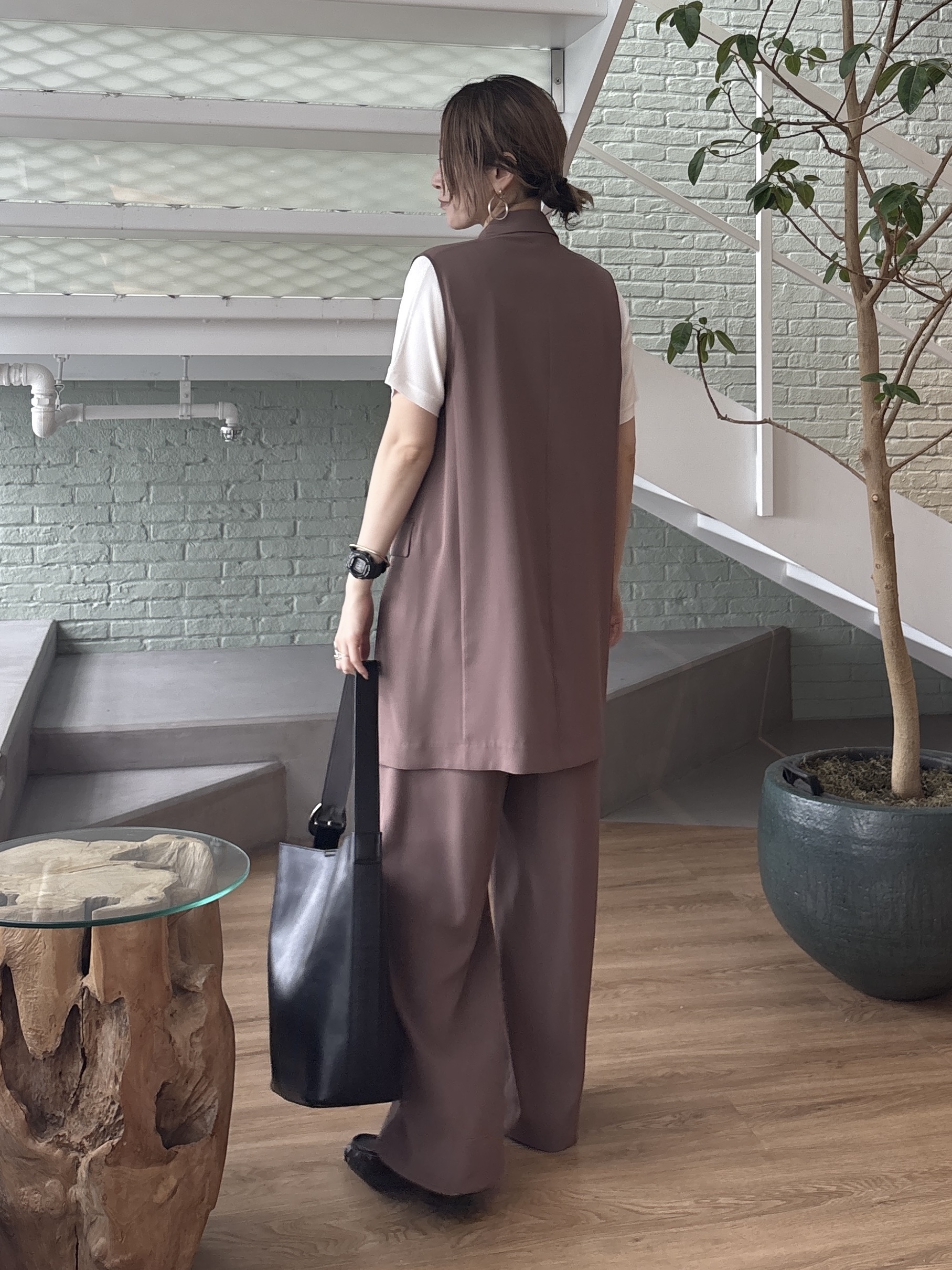 kotakiさんの「INDIVI｜【さらに軽く軽快！／着る日傘】颯爽ジレジャケット」を使ったコーディネート