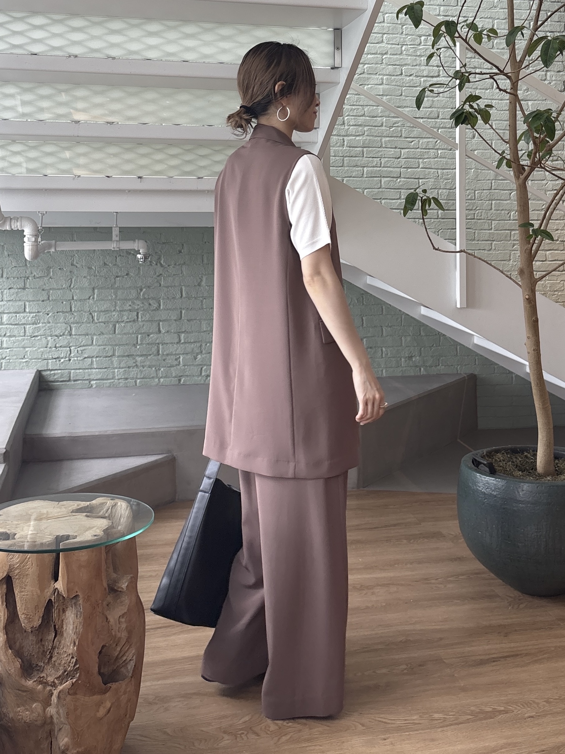 kotakiさんの「INDIVI｜【さらに軽く軽快！／着る日傘】颯爽ジレジャケット」を使ったコーディネート