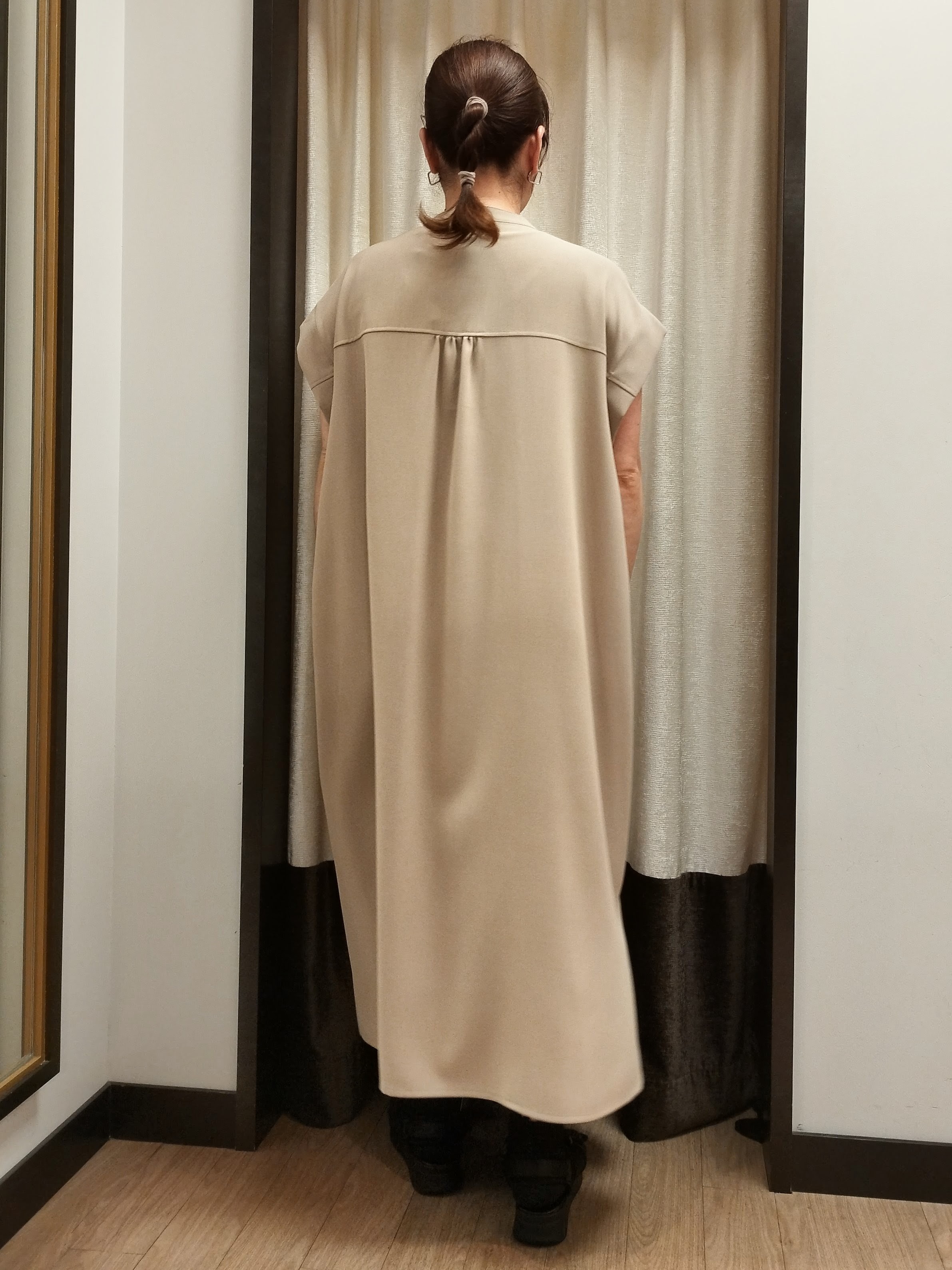 junさんの「Reflect｜すっきり見えバンドカラーシャツワンピース」を使ったコーディネート