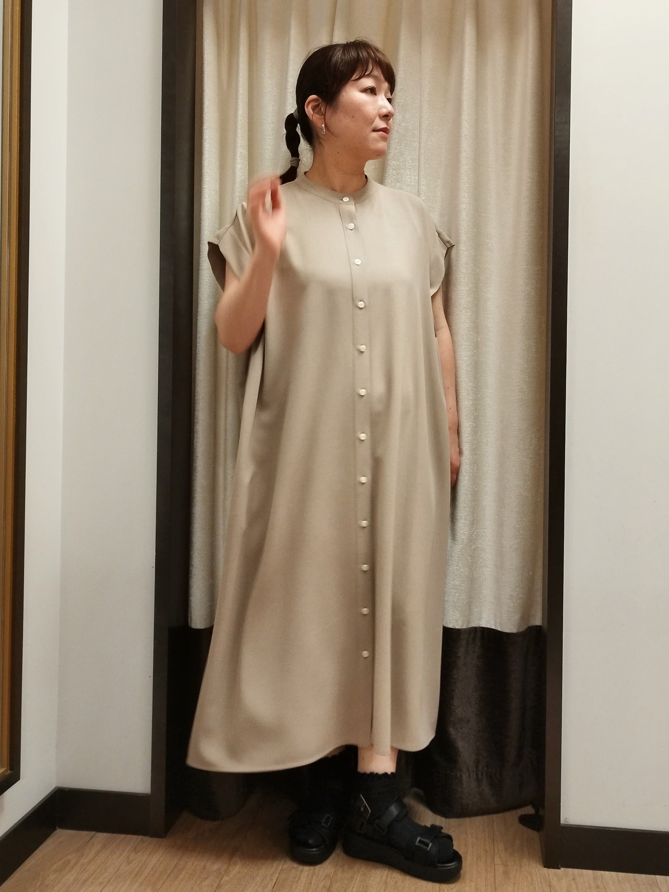 junさんの「Reflect｜すっきり見えバンドカラーシャツワンピース」を使ったコーディネート