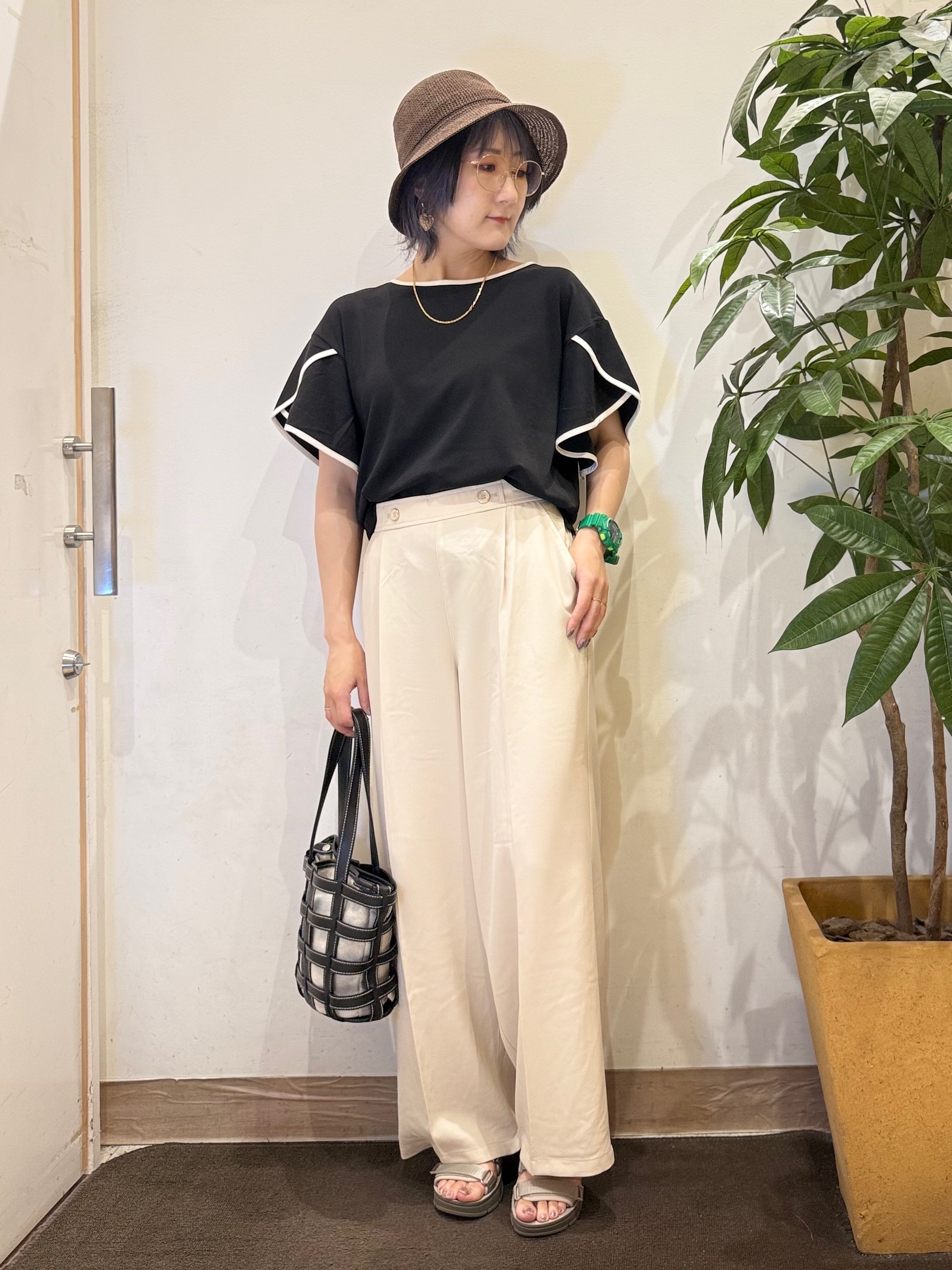 misakiさんの「SHOO･LA･RUE｜【ひんやり/洗濯機可/S-LL】配色パイピング フレアスリーブトップス」を使ったコーディネート