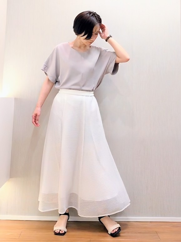 ミズタさんの「UNTITLED｜【前後2WAY/はっ水/セットアップ可】リラクシーフレンチスリーブブラウス」を使ったコーディネート