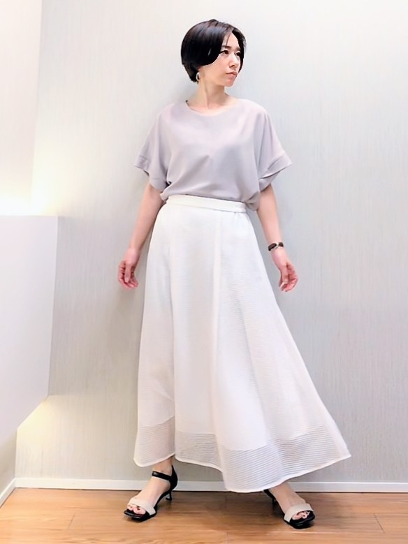 ミズタさんの「UNTITLED｜【前後2WAY/はっ水/セットアップ可】リラクシーフレンチスリーブブラウス」を使ったコーディネート