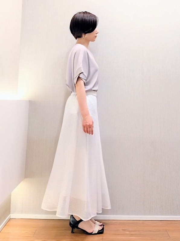 ミズタさんの「UNTITLED｜【前後2WAY/はっ水/セットアップ可】リラクシーフレンチスリーブブラウス」を使ったコーディネート