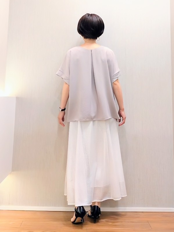 ミズタさんの「UNTITLED｜【前後2WAY/はっ水/セットアップ可】リラクシーフレンチスリーブブラウス」を使ったコーディネート