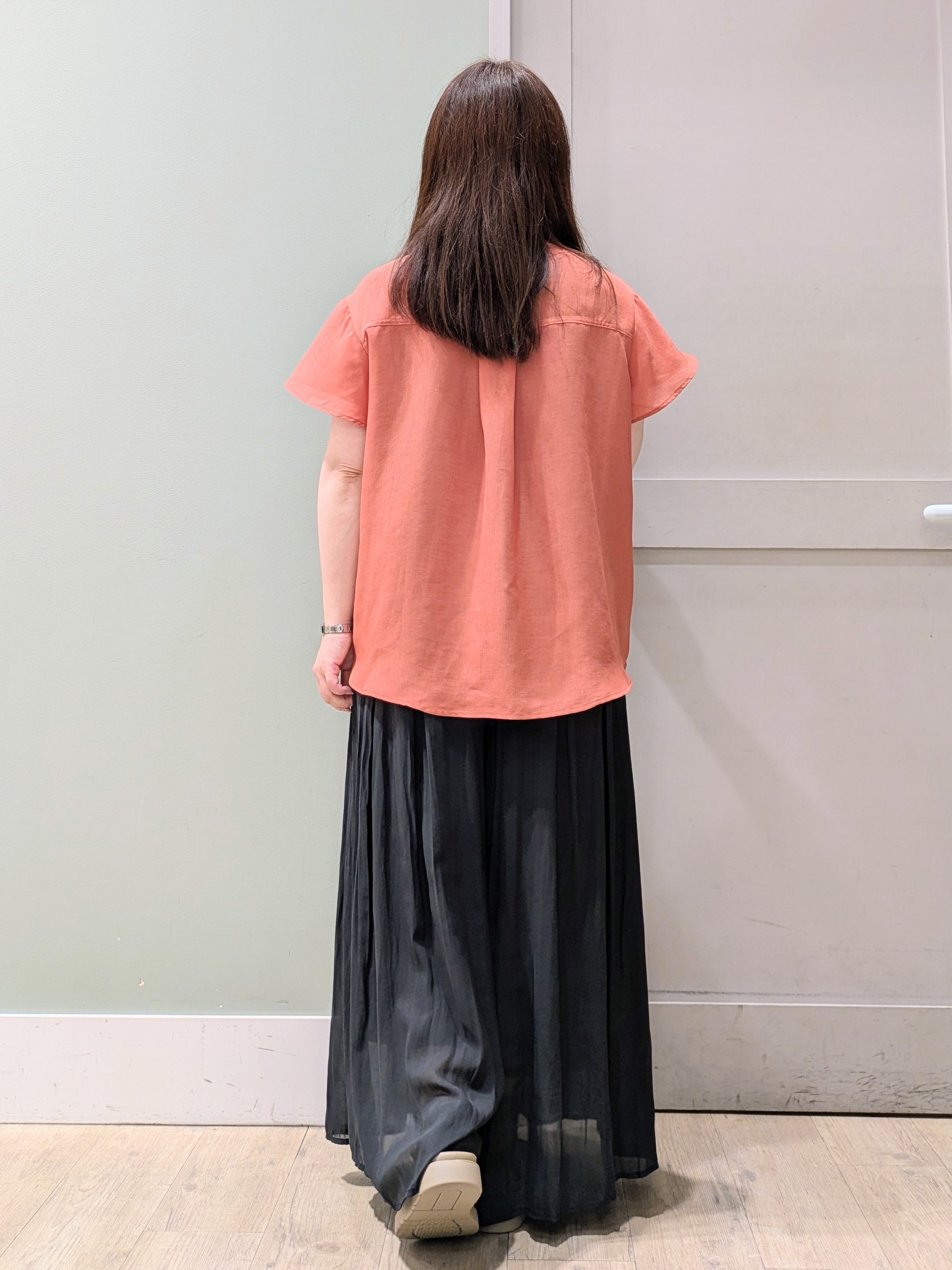 チグ♪さんの「grove｜【洗濯機OK・ひんやり/SETUP可】シワになりにくい、フレアスリーブブラウス」を使ったコーディネート