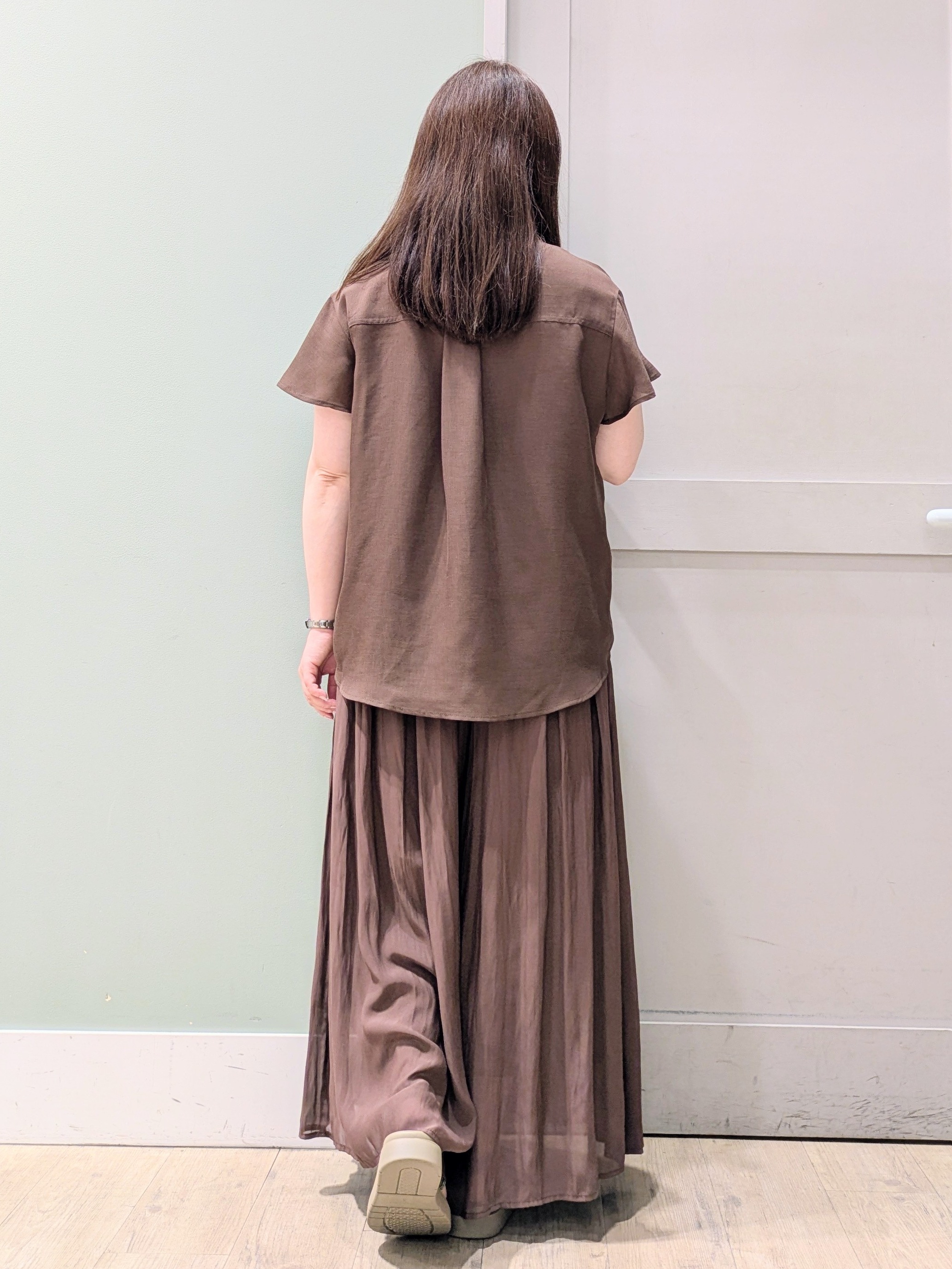 チグ♪さんの「grove｜【洗濯機OK・ひんやり/SETUP可】シワになりにくい、フレアスリーブブラウス」を使ったコーディネート