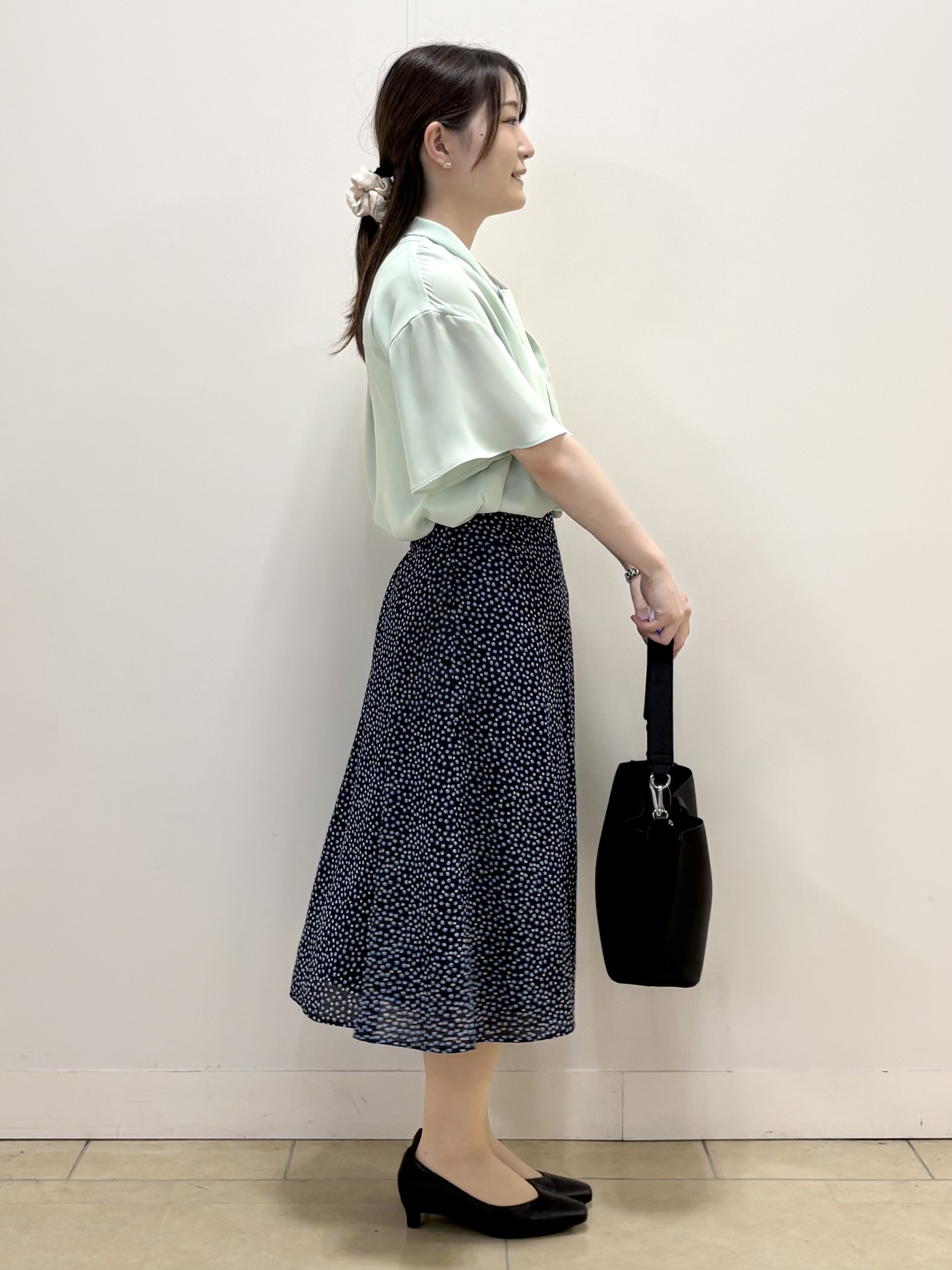 mikiさんの「Reflect｜【マシンウォッシュ可】フレアスリーブボウタイブラウス」を使ったコーディネート