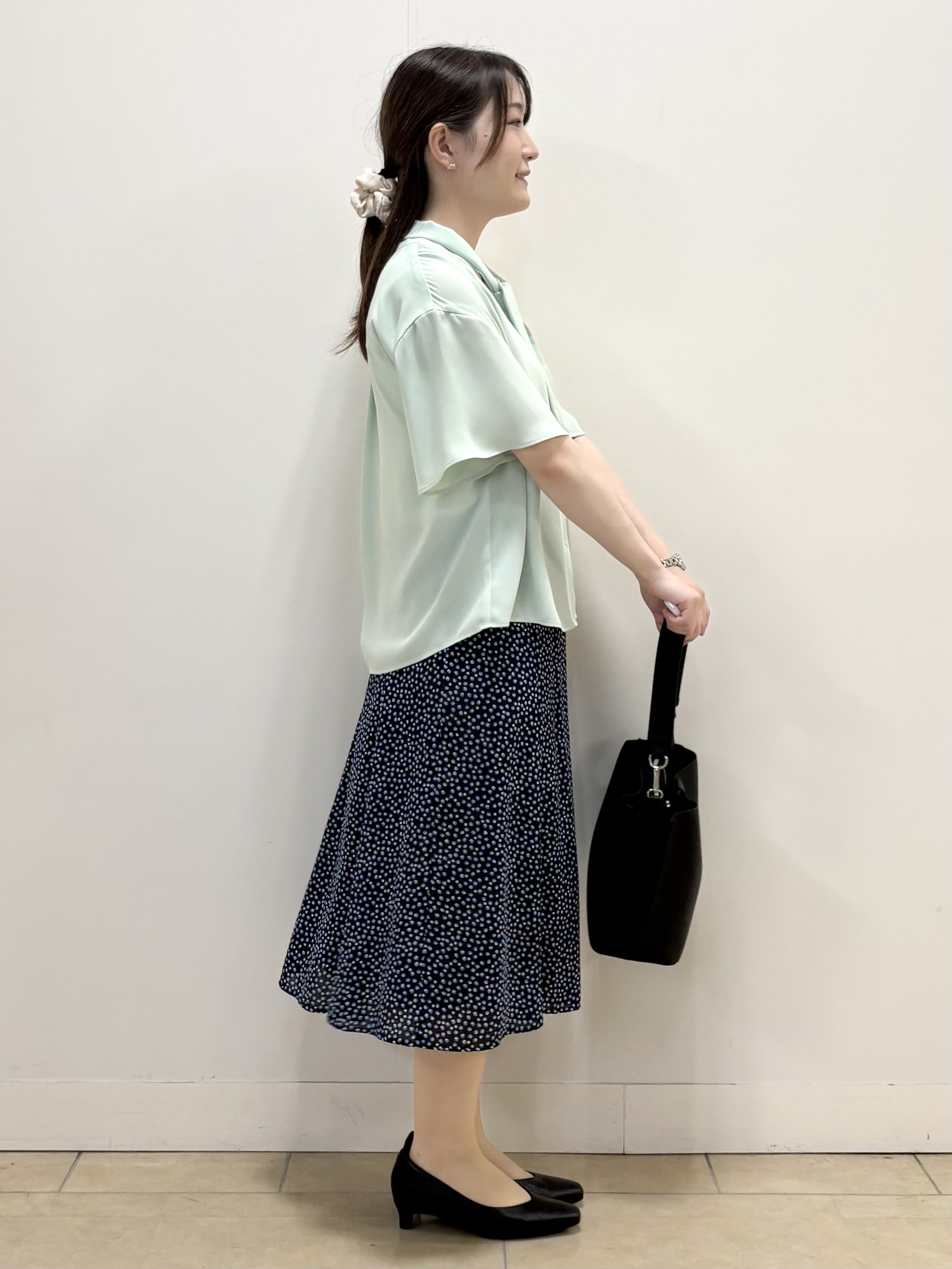 mikiさんの「Reflect｜【マシンウォッシュ可】フレアスリーブボウタイブラウス」を使ったコーディネート
