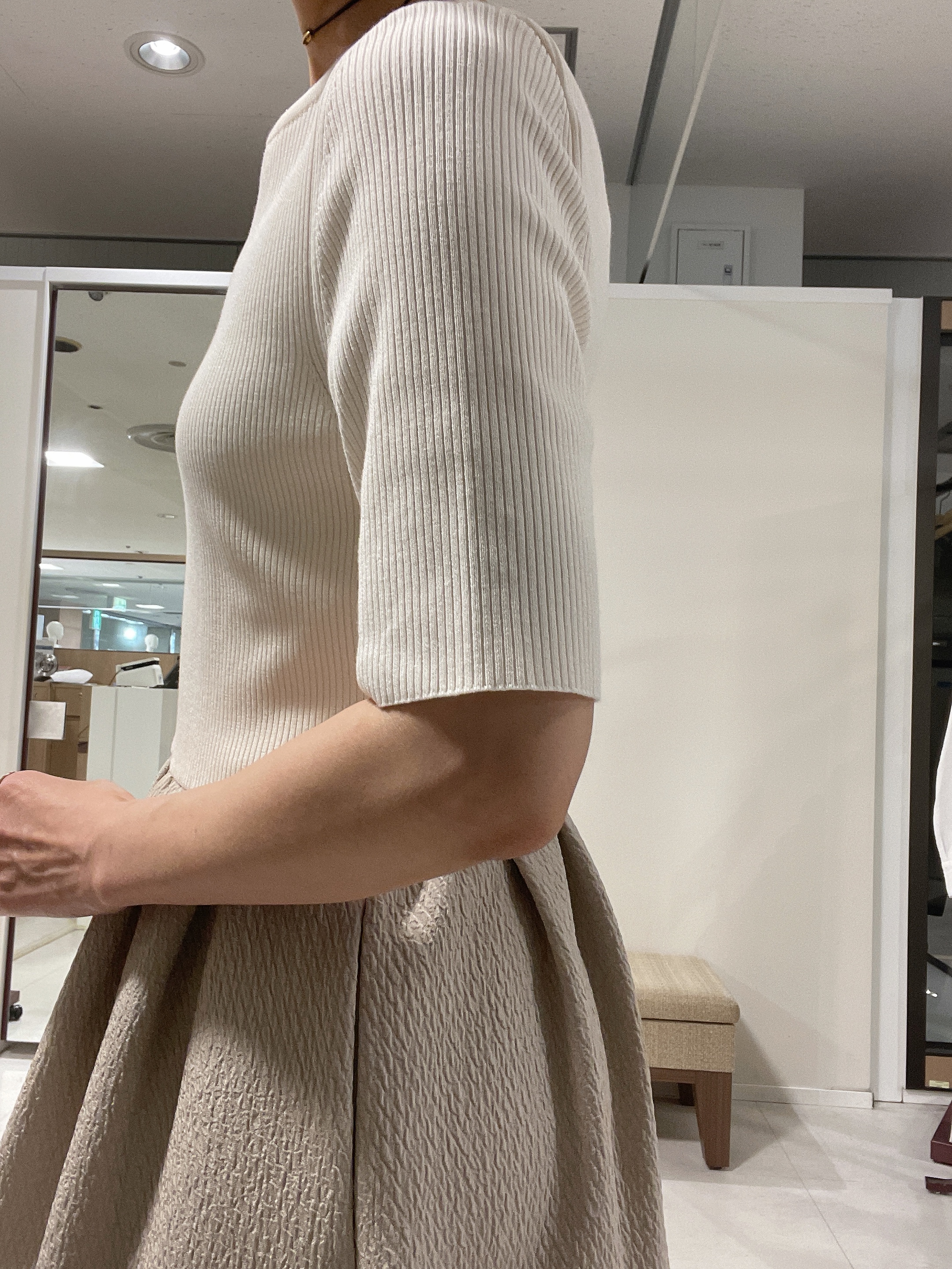 IWAMOさんの「UNTITLED｜【一枚でサマ見え】ニットドッキングジャガードワンピース」を使ったコーディネート