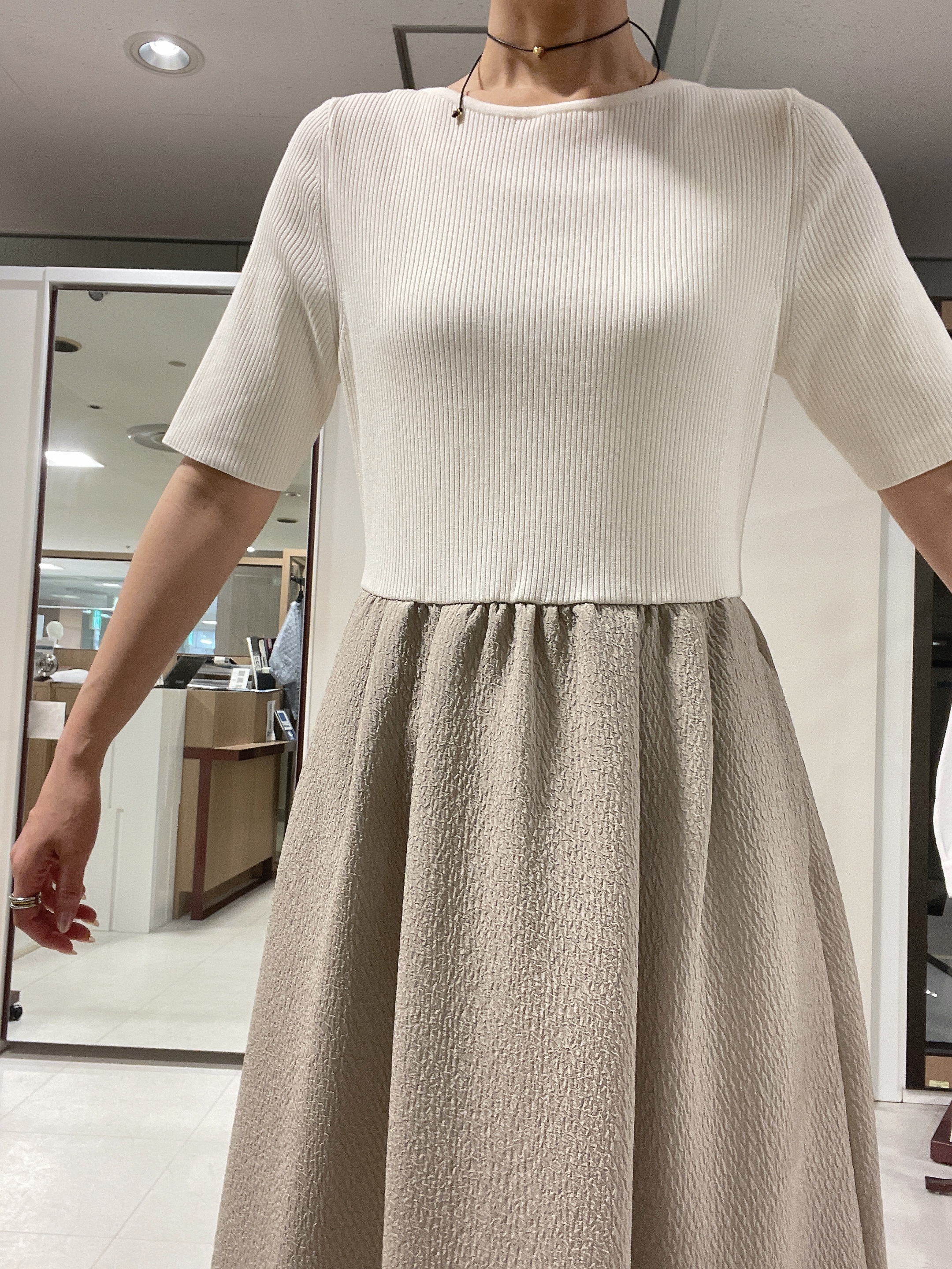 IWAMOさんの「UNTITLED｜【一枚でサマ見え】ニットドッキングジャガードワンピース」を使ったコーディネート