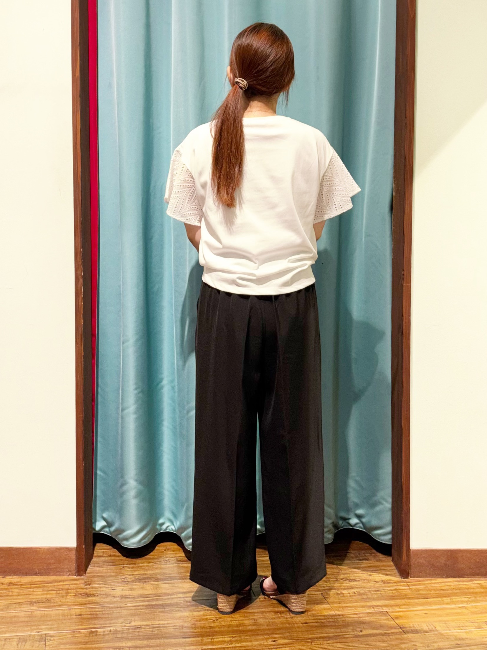 tukiさんの「SHOO･LA･RUE｜【汗じみ防止/ひんやり/S-LL】レースが華やか お袖フレアTシャツ」を使ったコーディネート