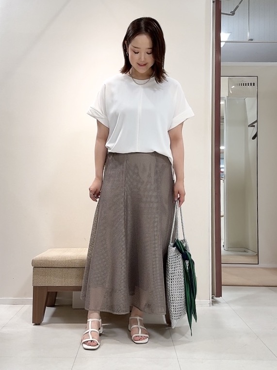 YUIさんの「UNTITLED｜【前後2WAY/はっ水/セットアップ可】リラクシーフレンチスリーブブラウス」を使ったコーディネート